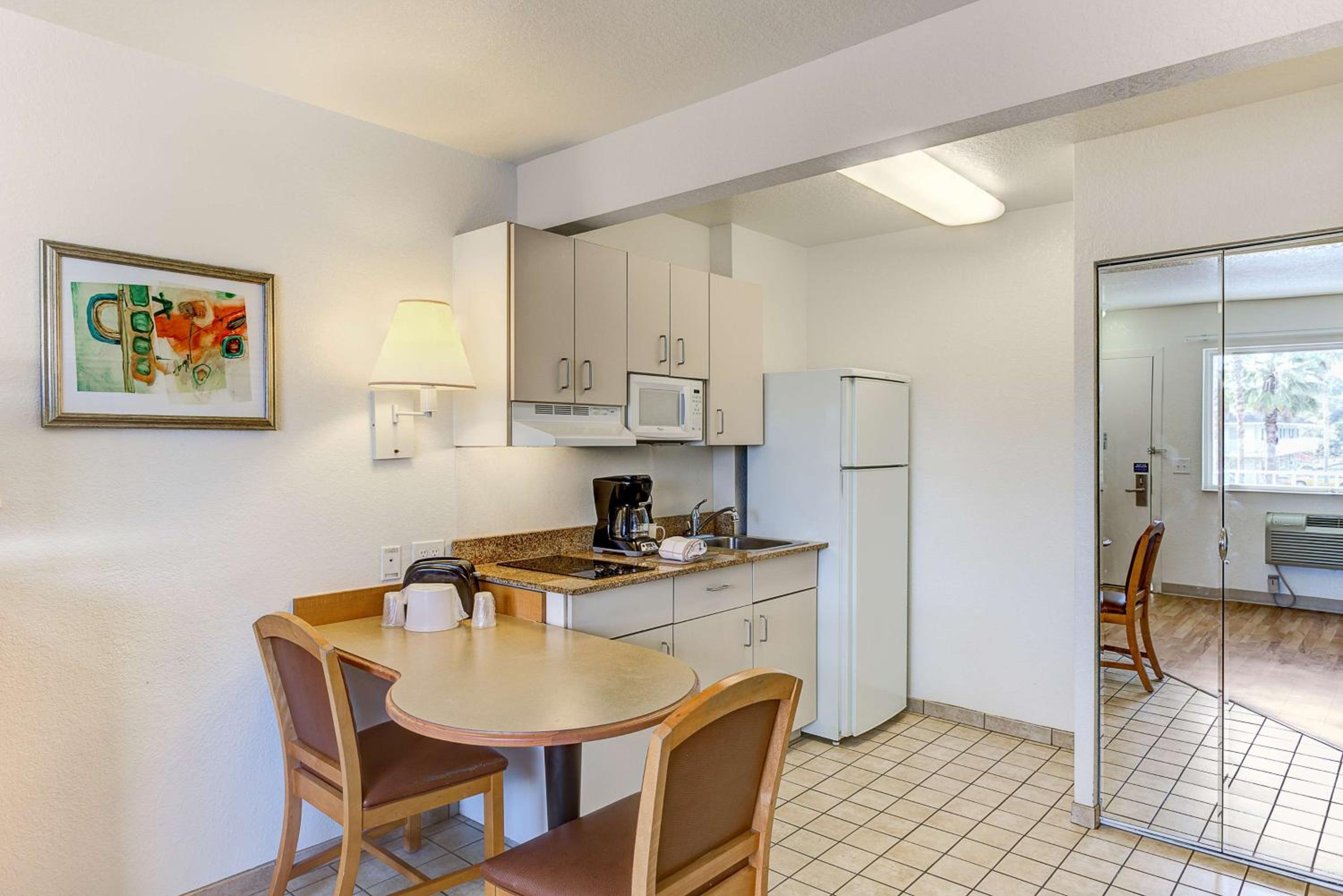 Studio 6 Extended Stay - Kissimmee, FL - Orlando