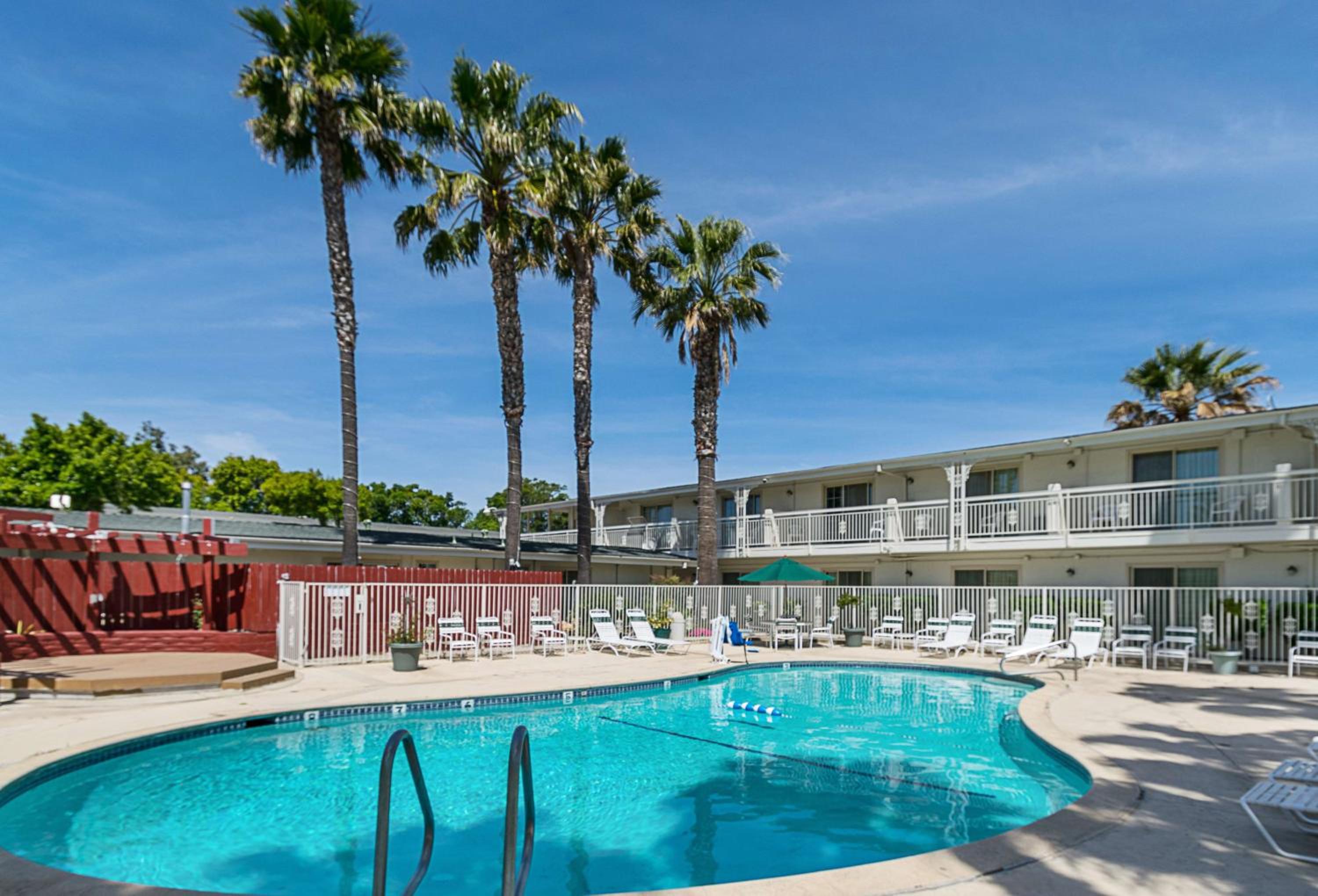 Motel 6-Santa Maria, CA - South view 3