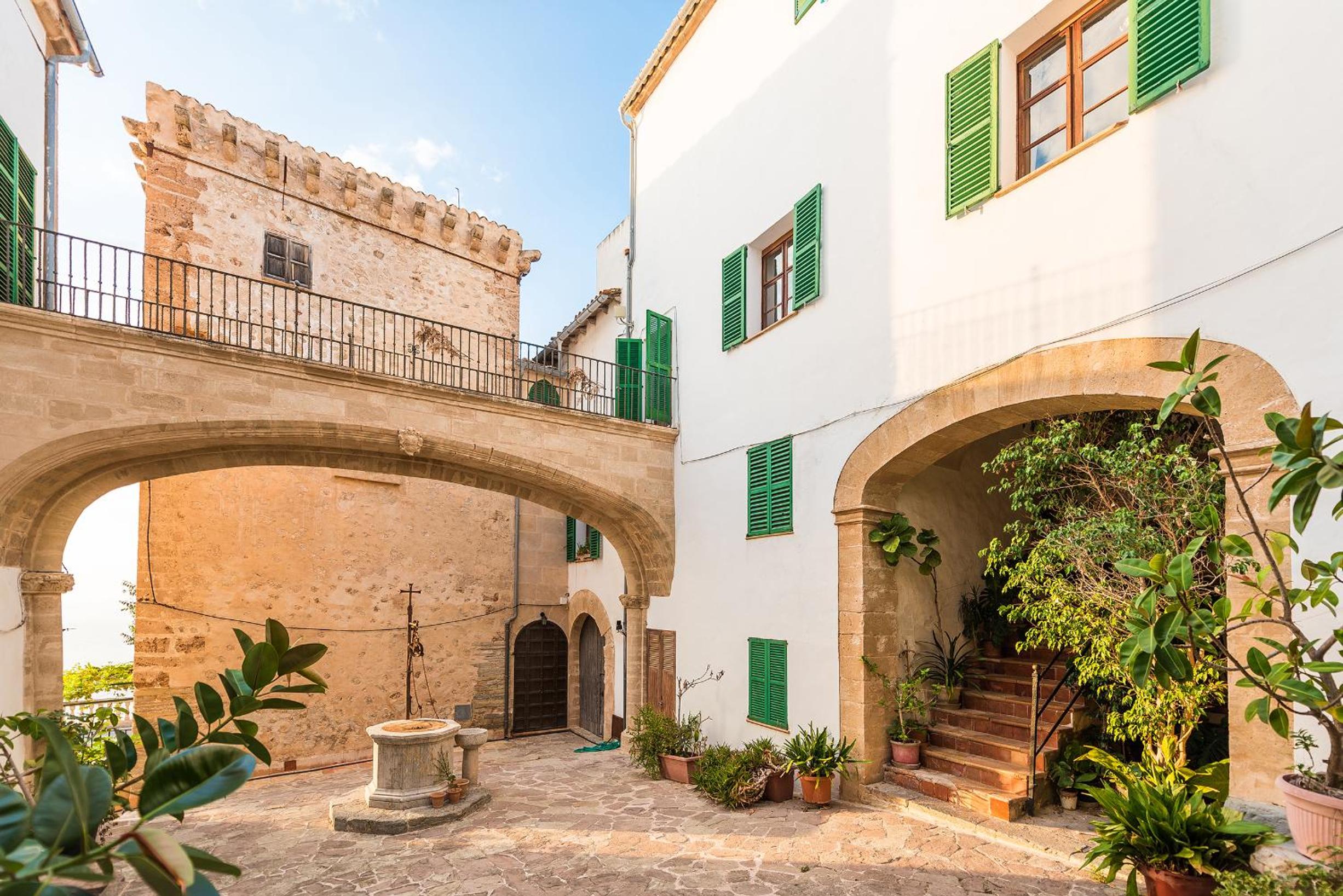 Hostal Sa Baronia