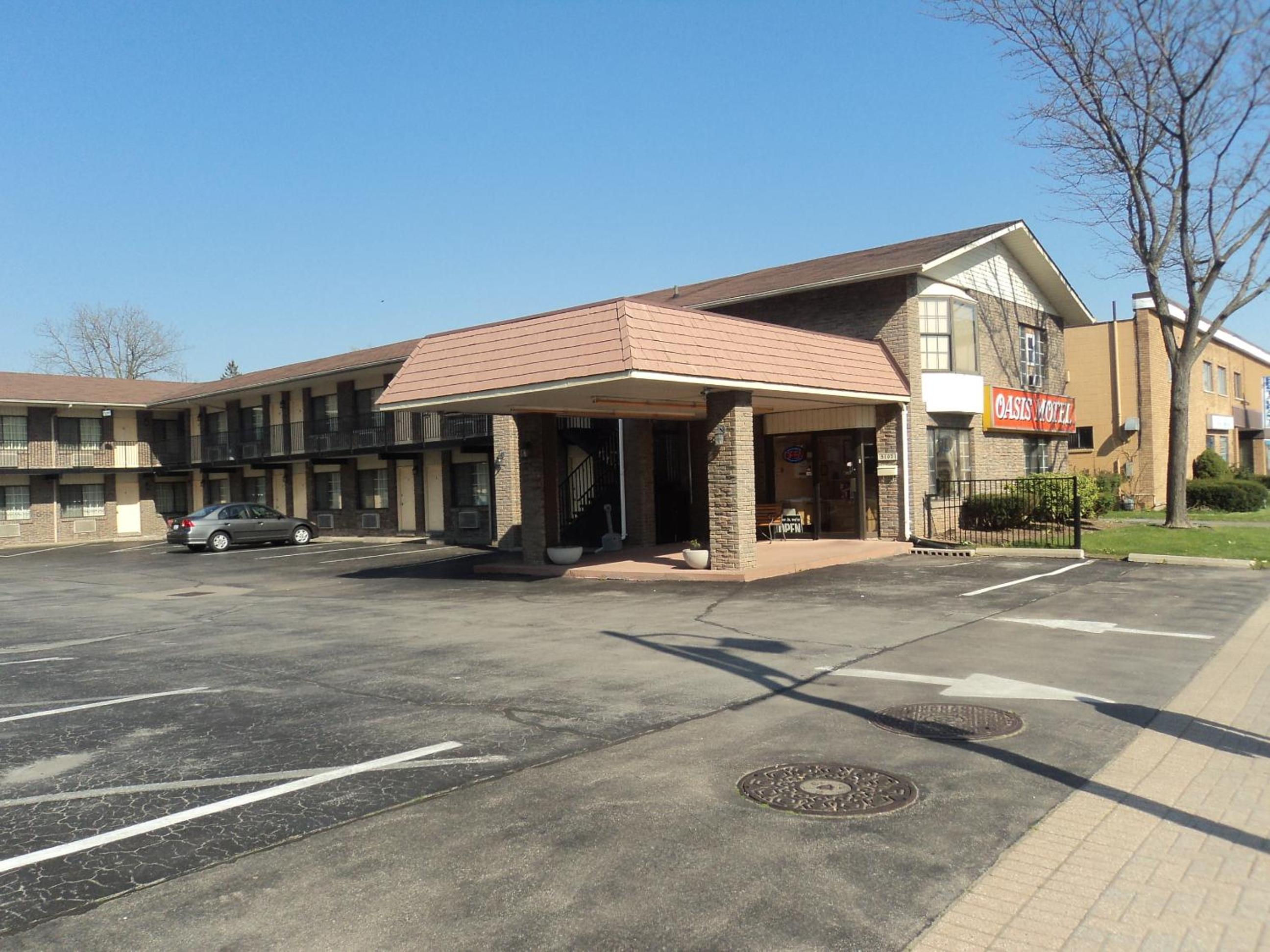 Oasis Motel by The Falls - Image 1