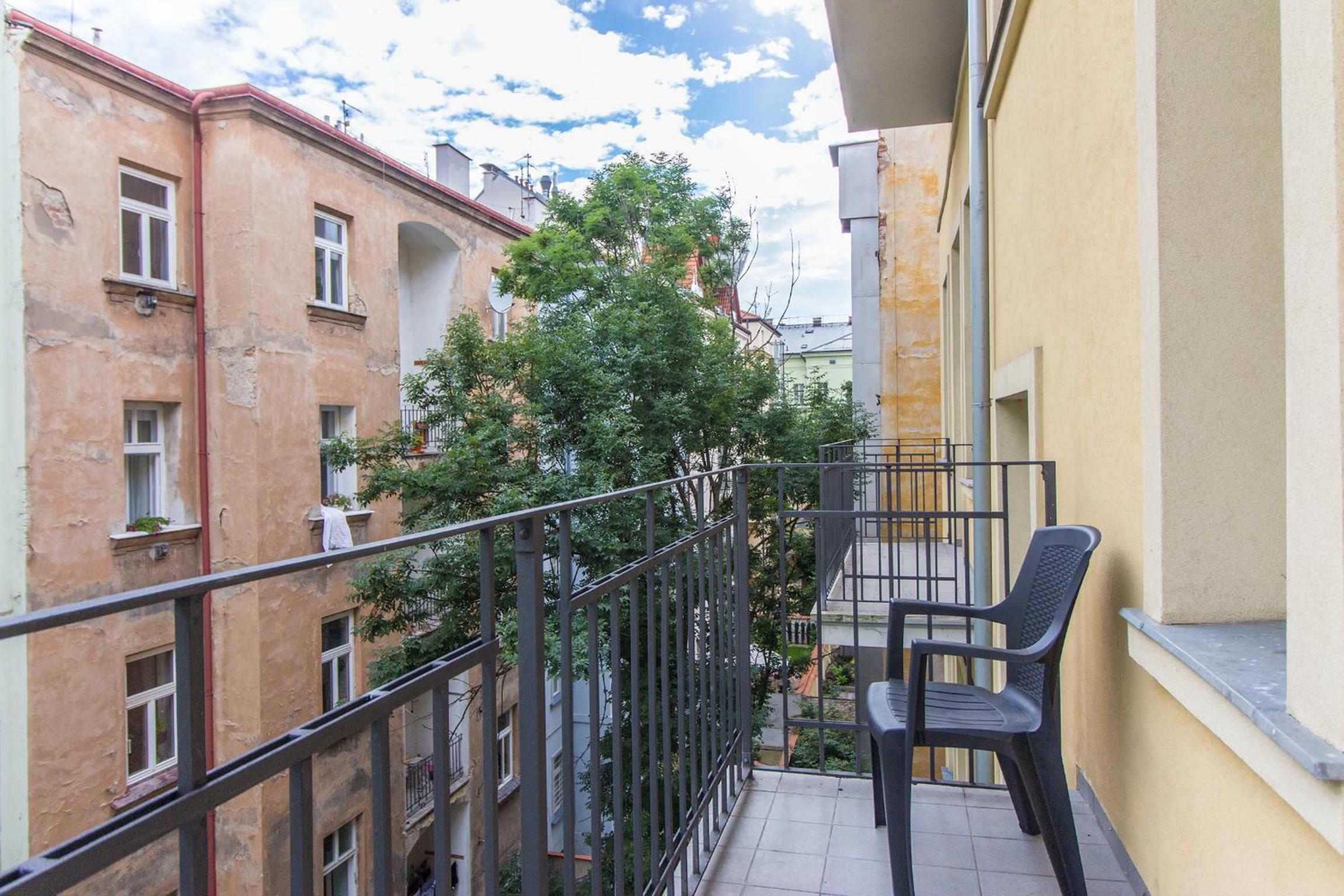 Spacious 3BR Apartment in Lesser Town by EasyBNB Premium