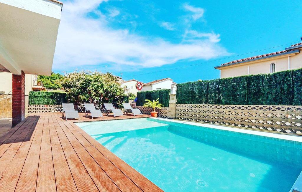 Pineda De Mar Vacations - Can Pinemar - Property Image 1