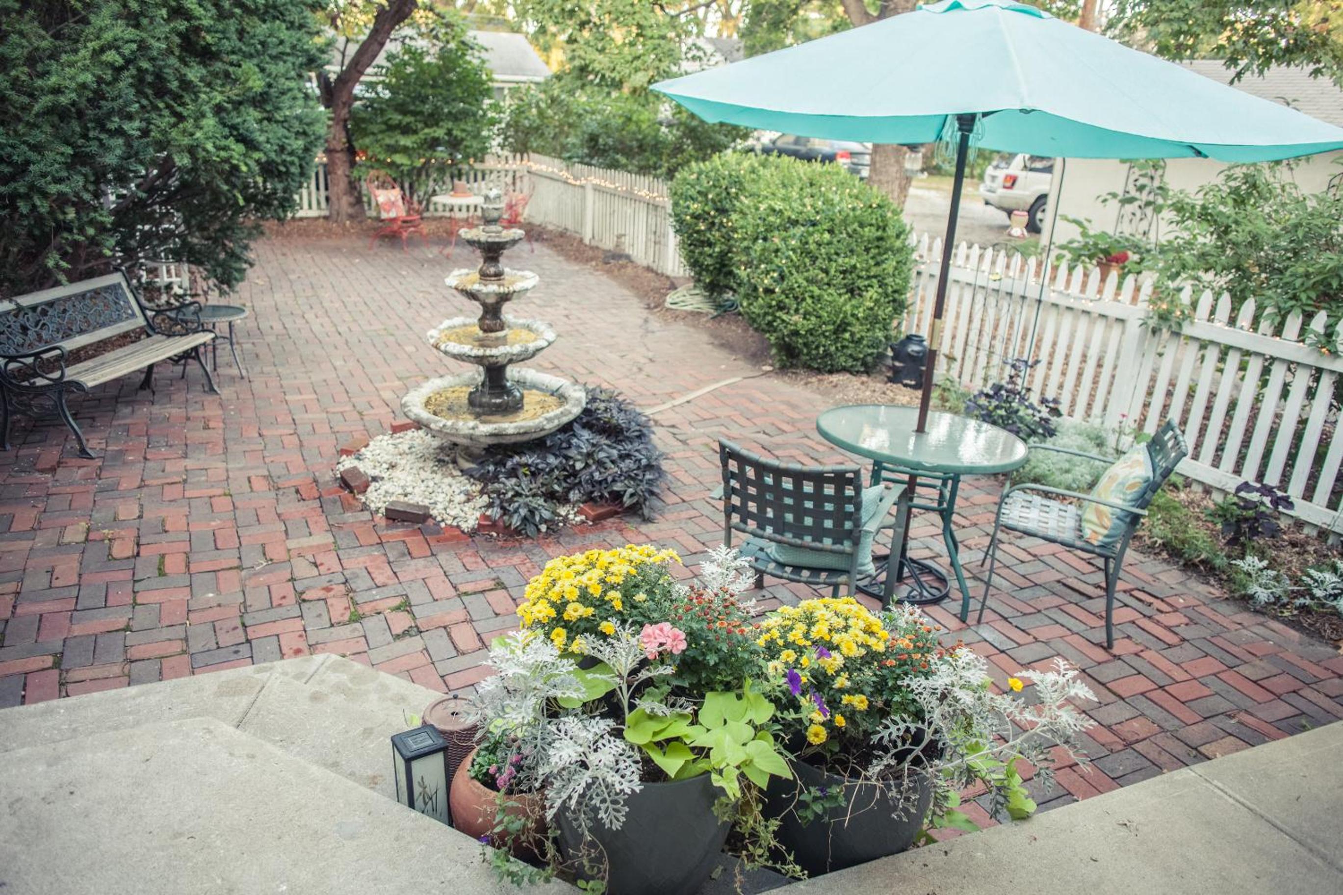 Silver Heart Inn & Cottages