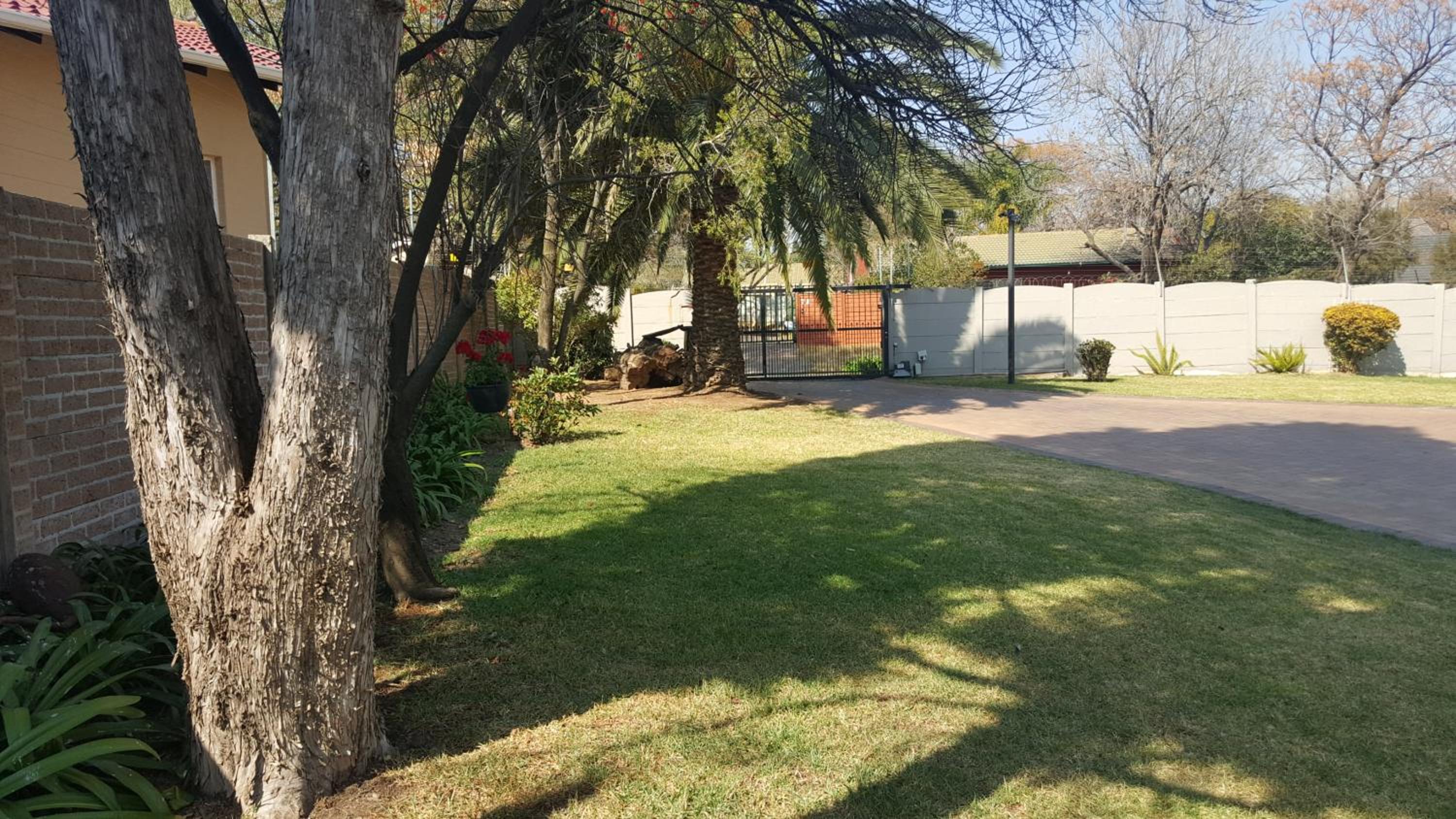 8 Ibis Lane Guest House