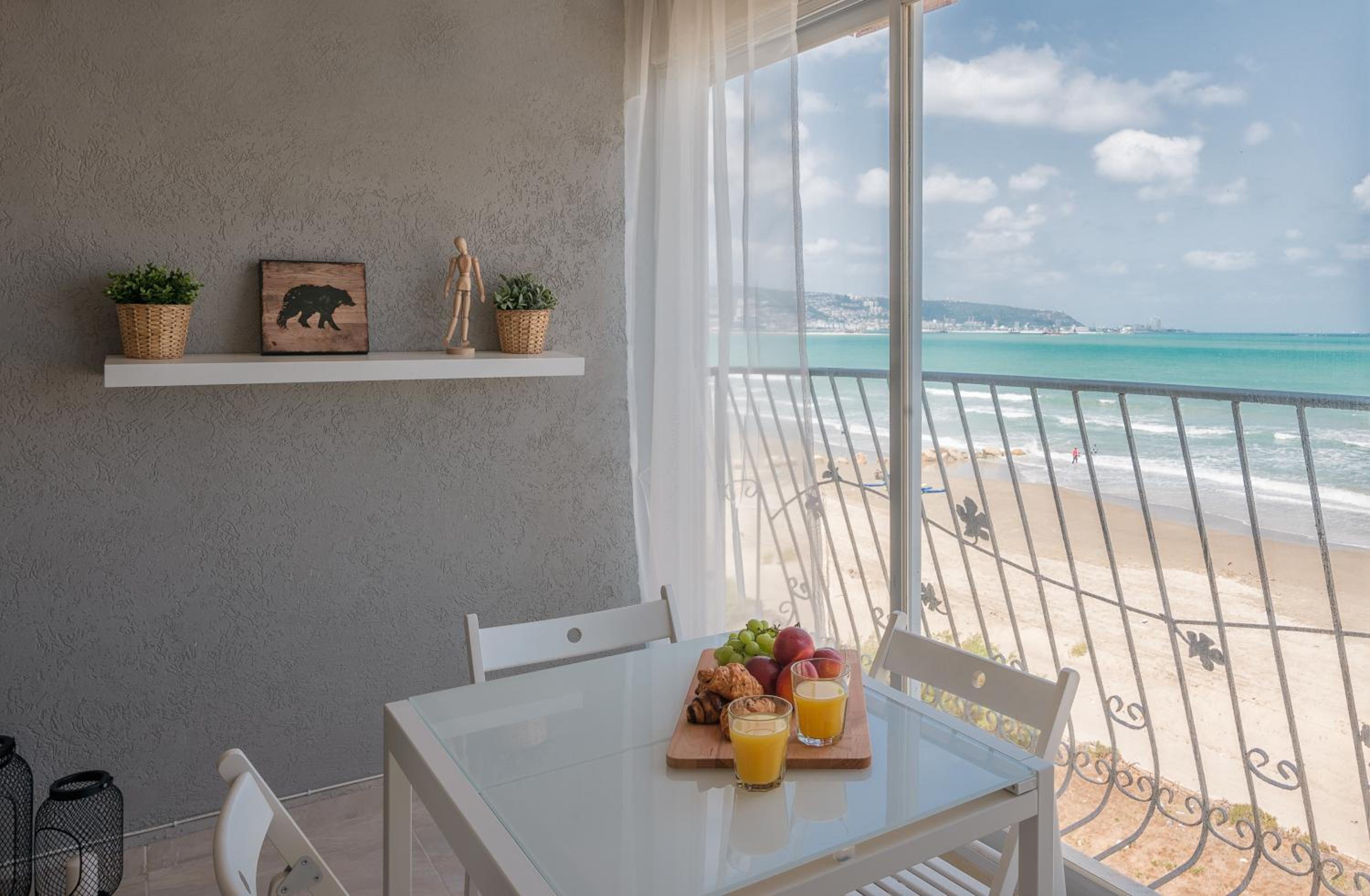 Dream On the Beach view 5