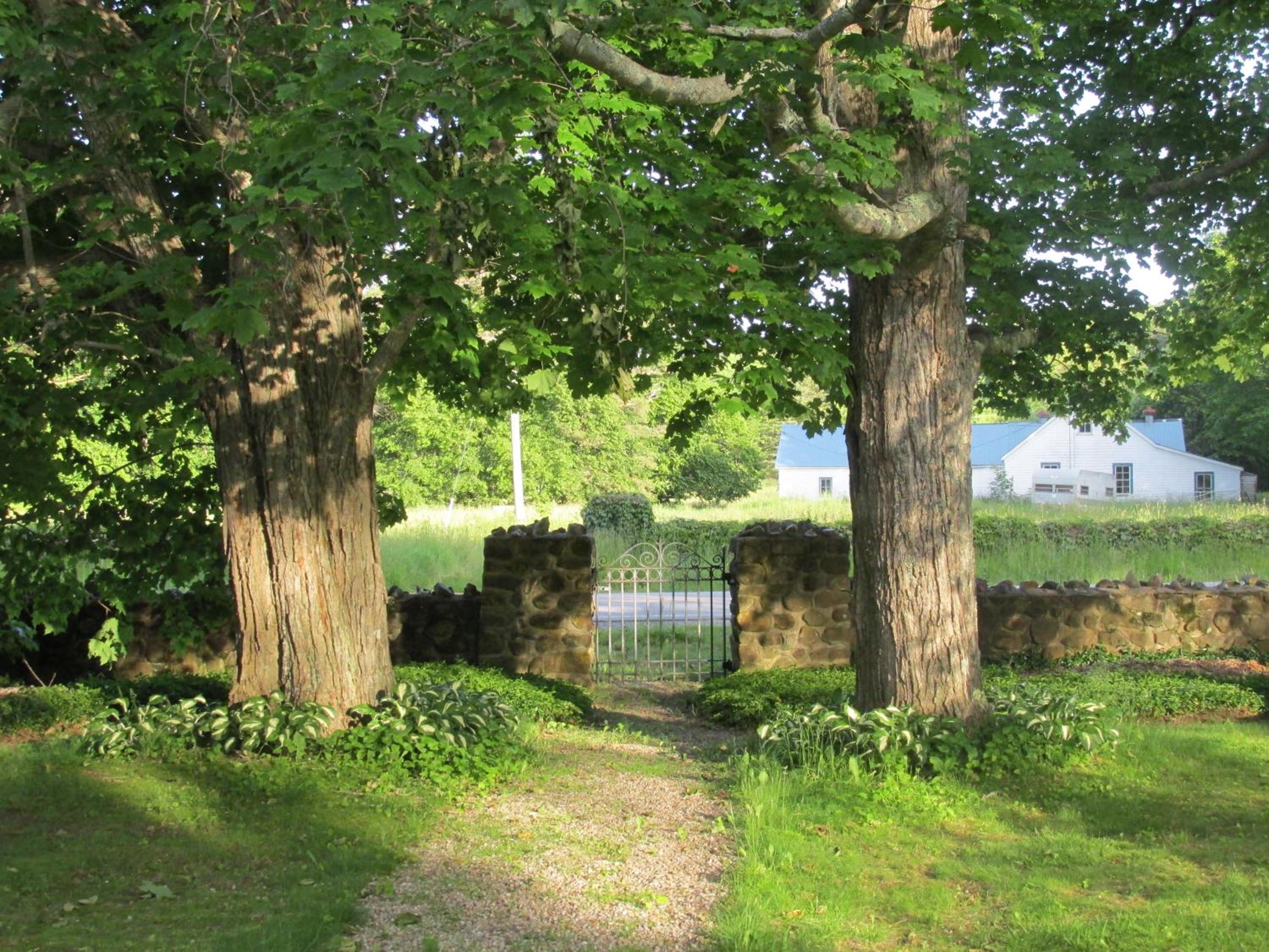 Burnbrae Farm & Paradise Inn
