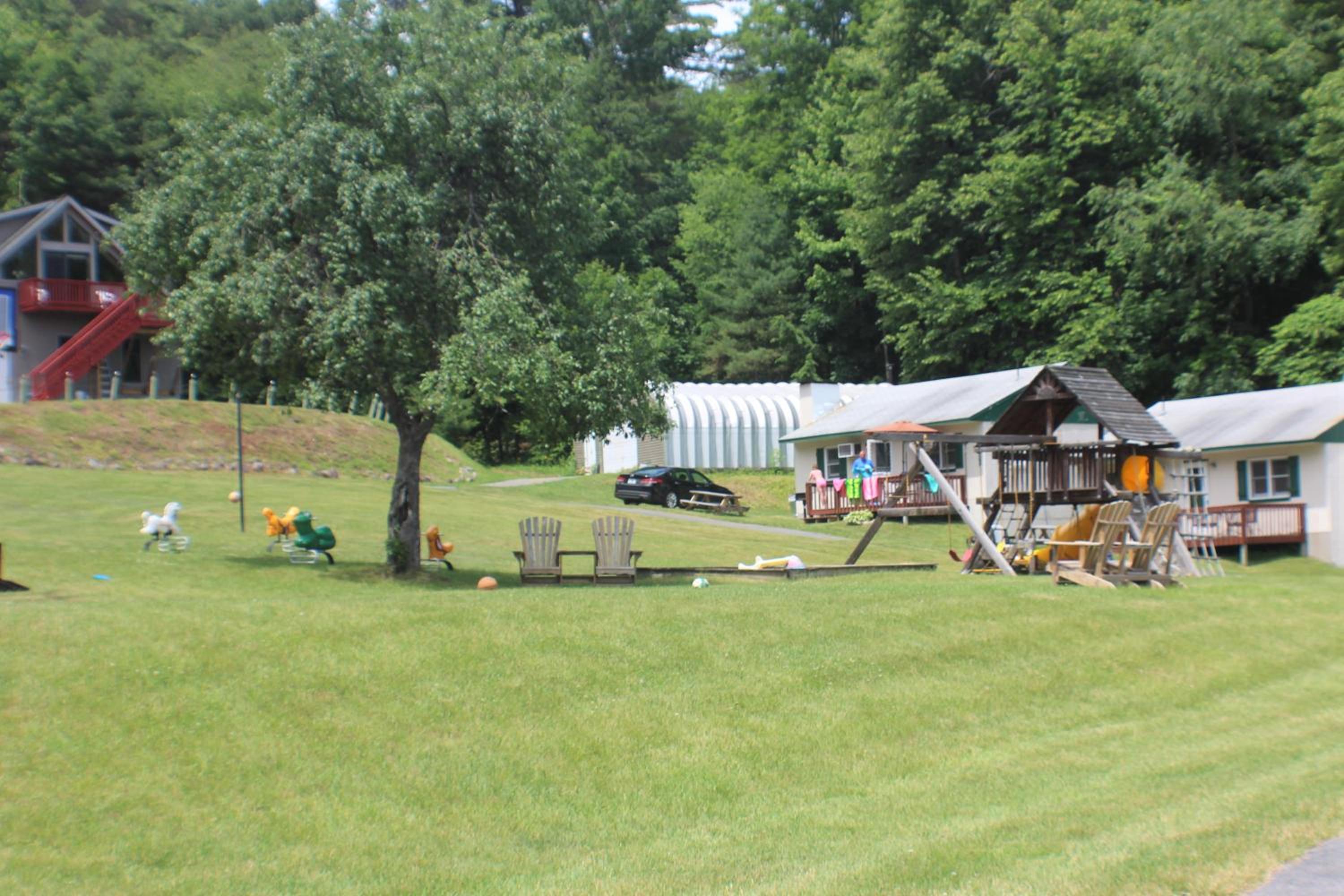 Hill View Motel and Cottages