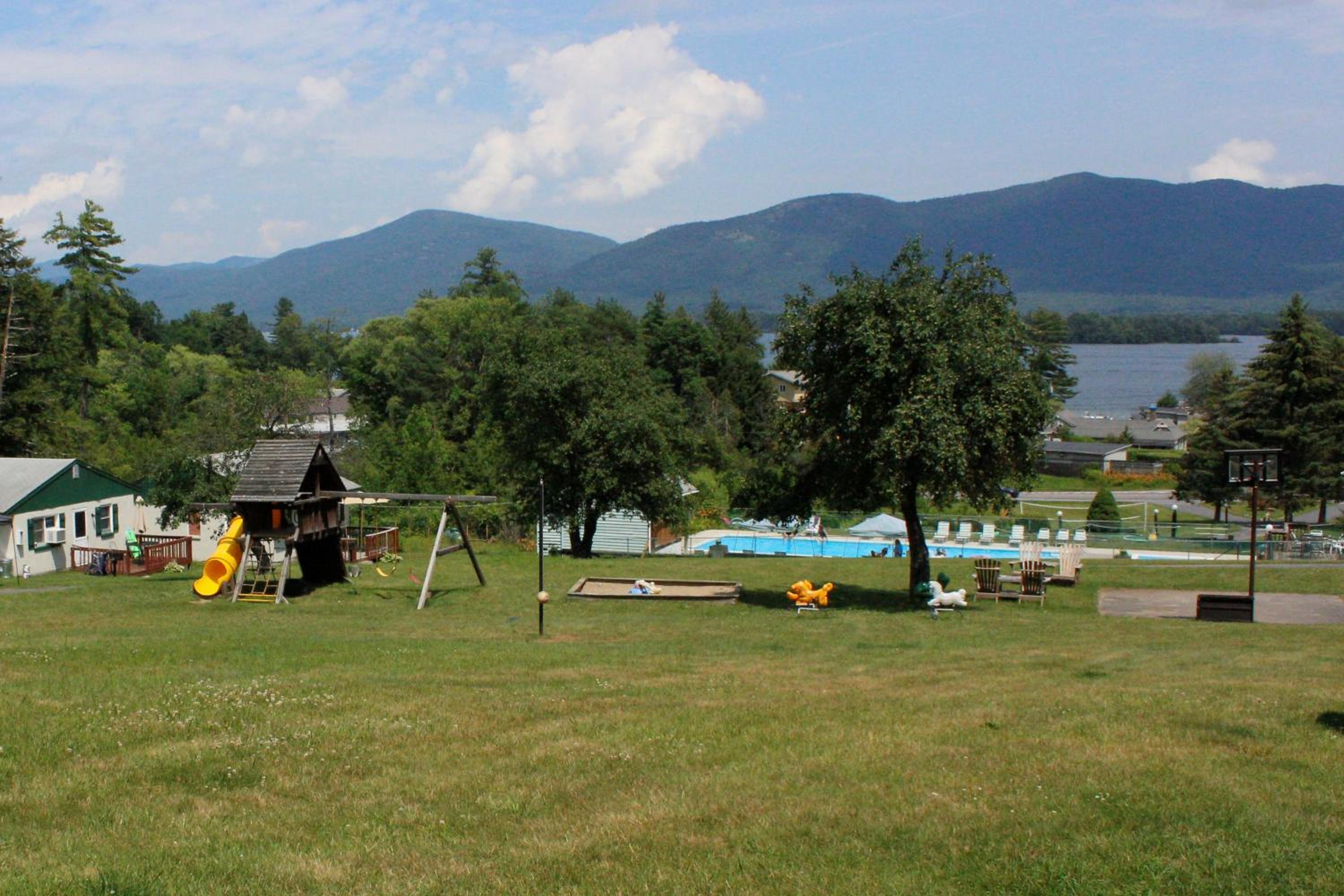 Hill View Motel and Cottages