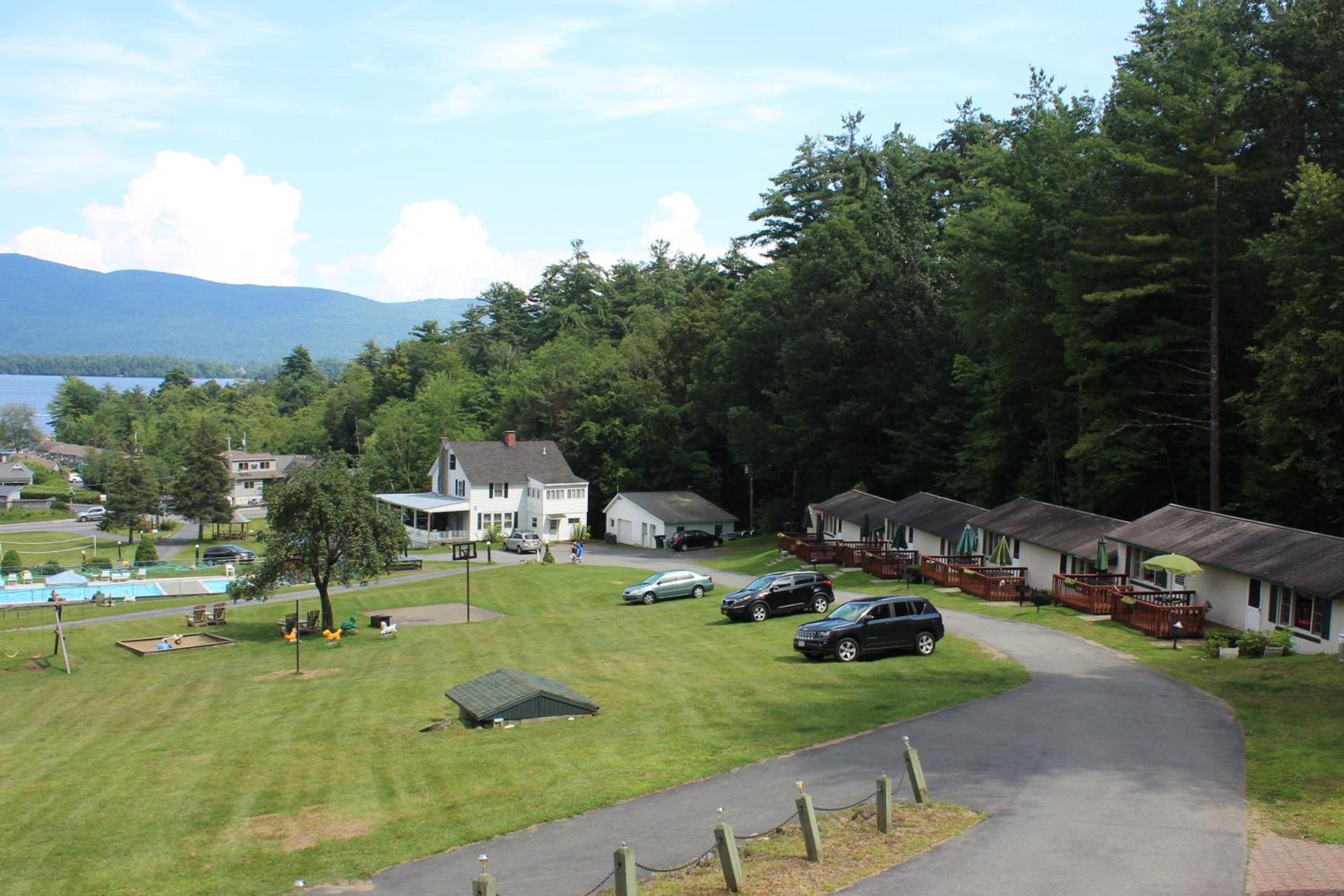 Hill View Motel and Cottages