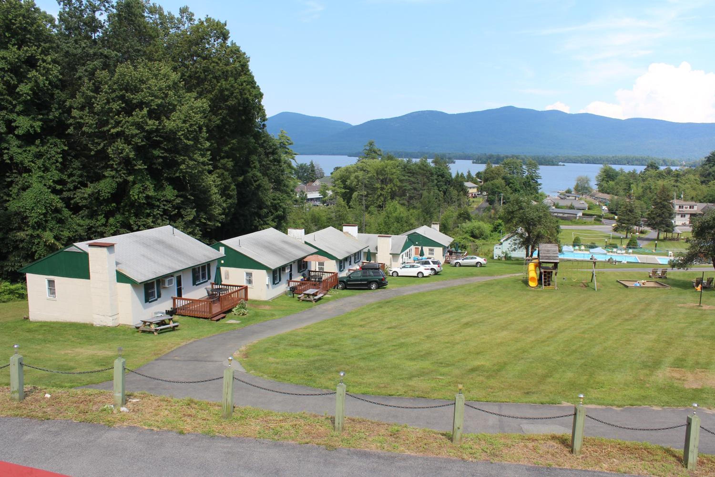 Hill View Motel and Cottages