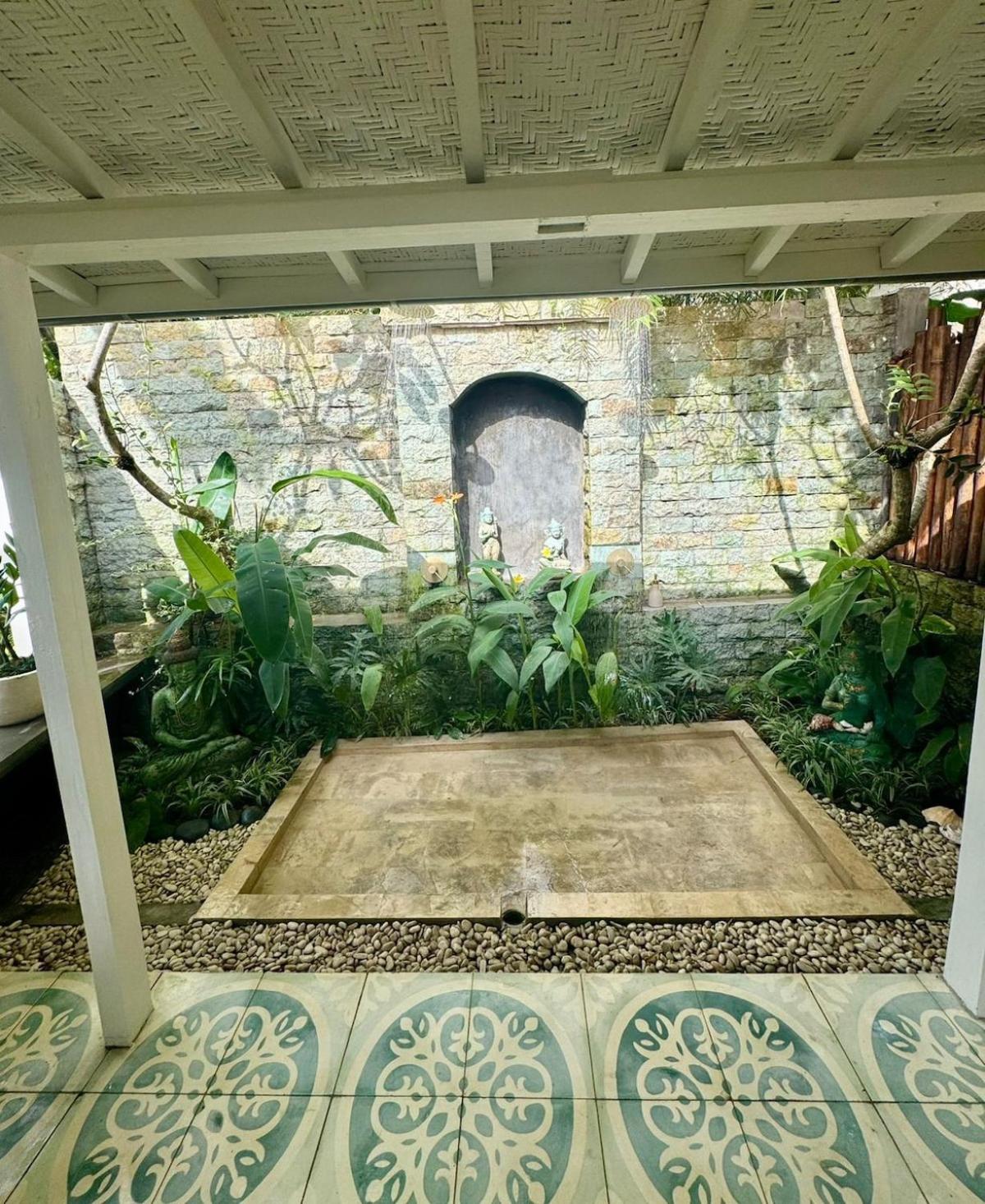 Villa Lotus Ubud - 2 BR - private garden & small pool