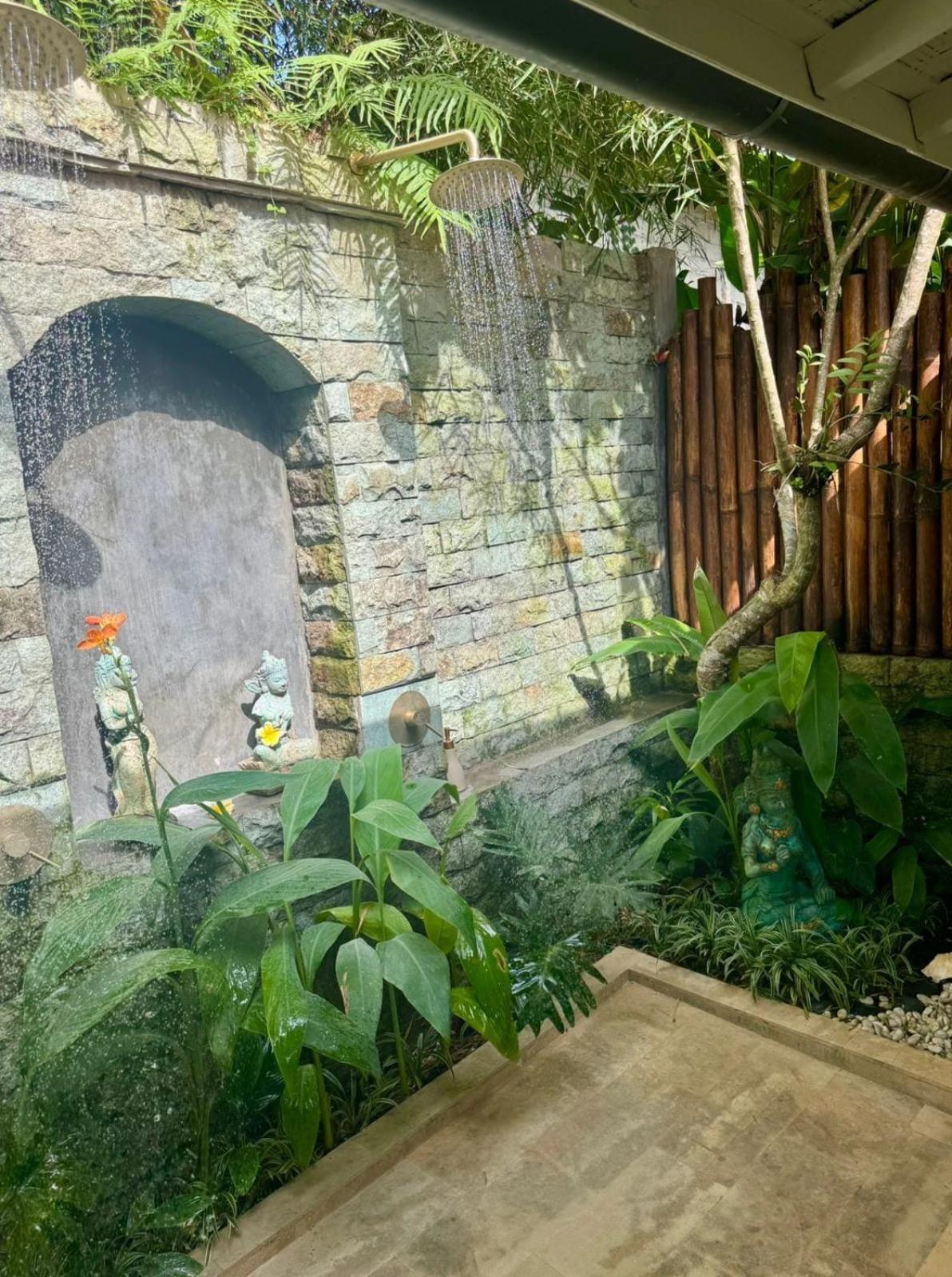 Villa Lotus Ubud - 2 BR - private garden & small pool