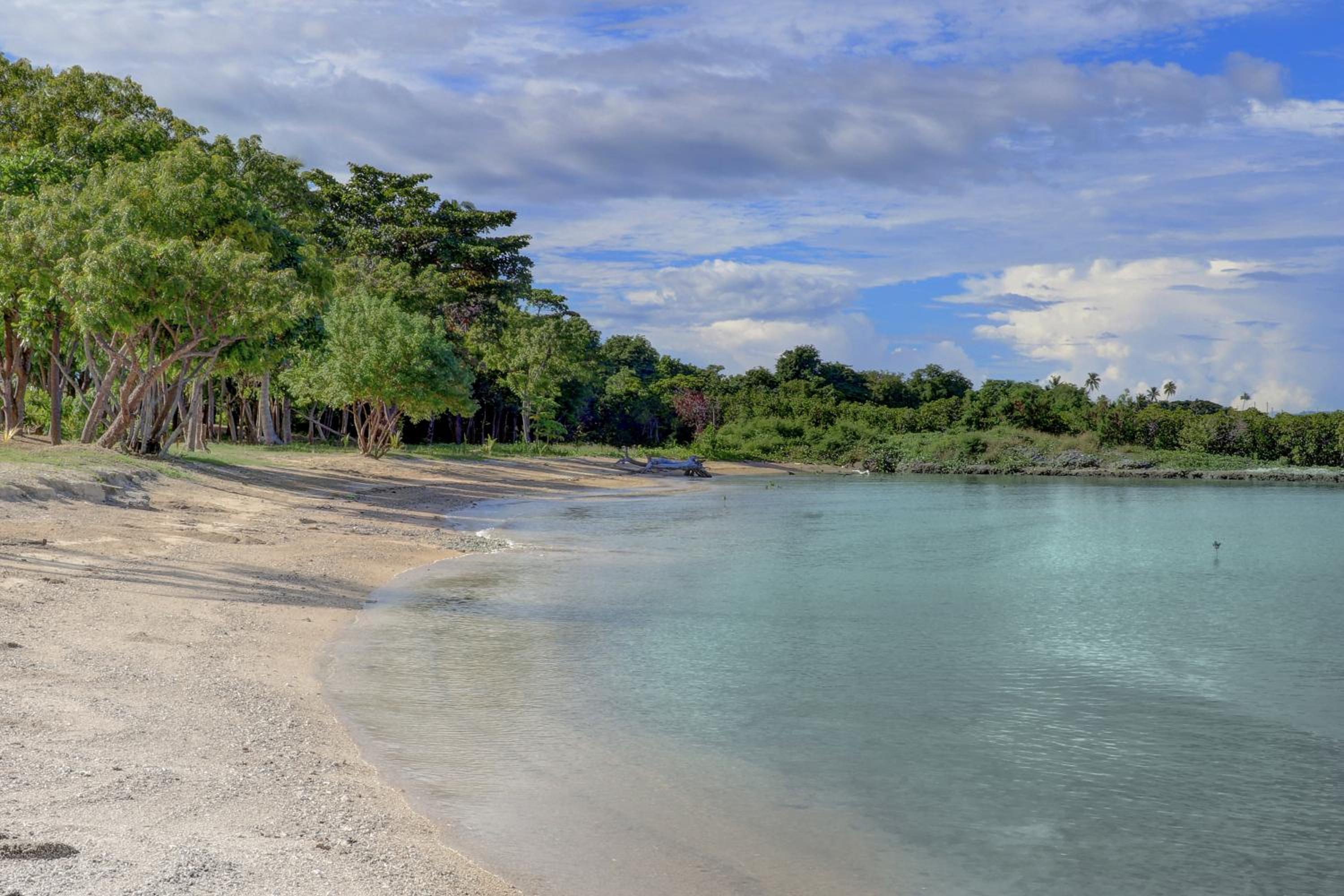 Nila Beach Resort