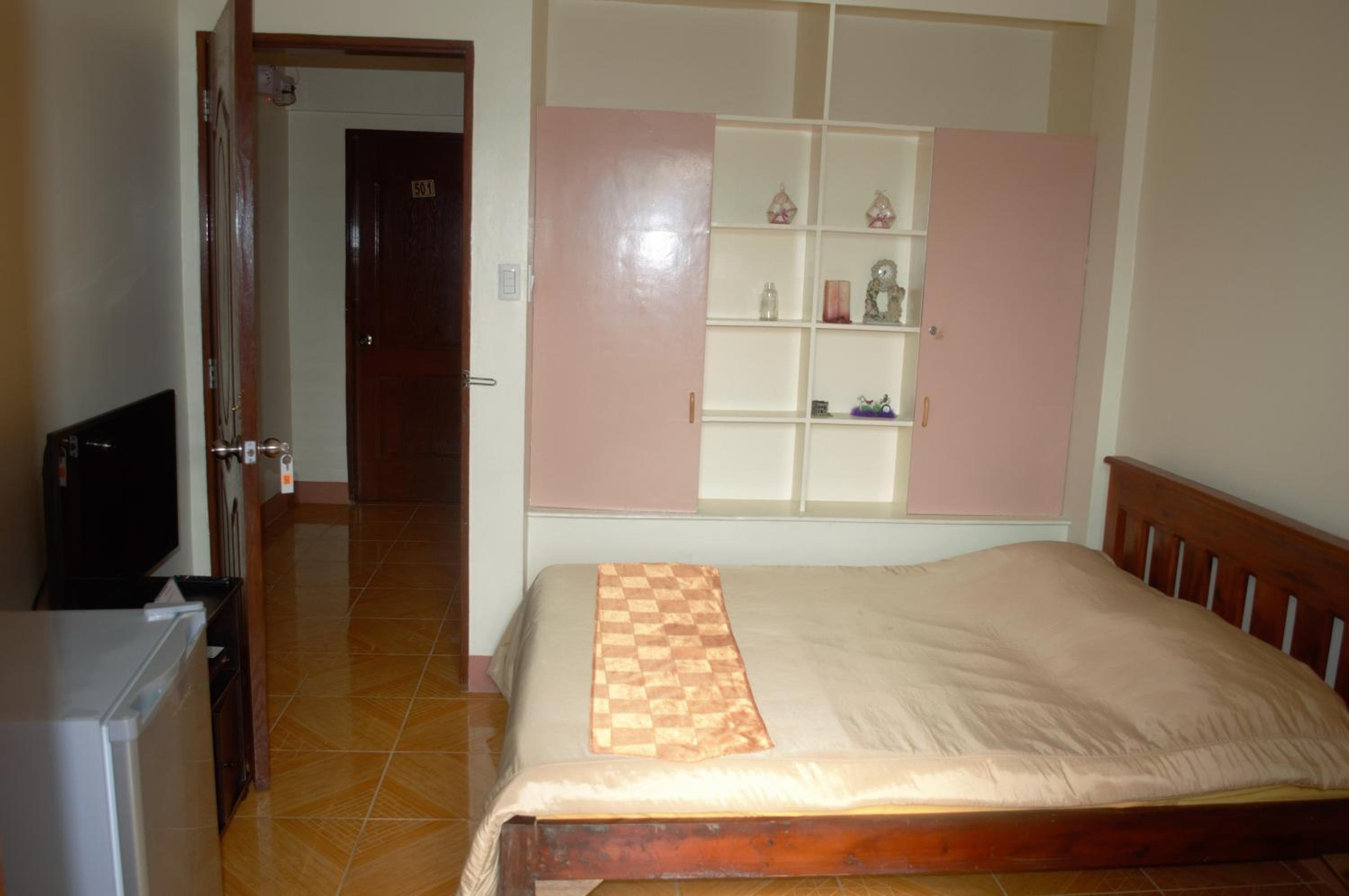 Manora Apartment