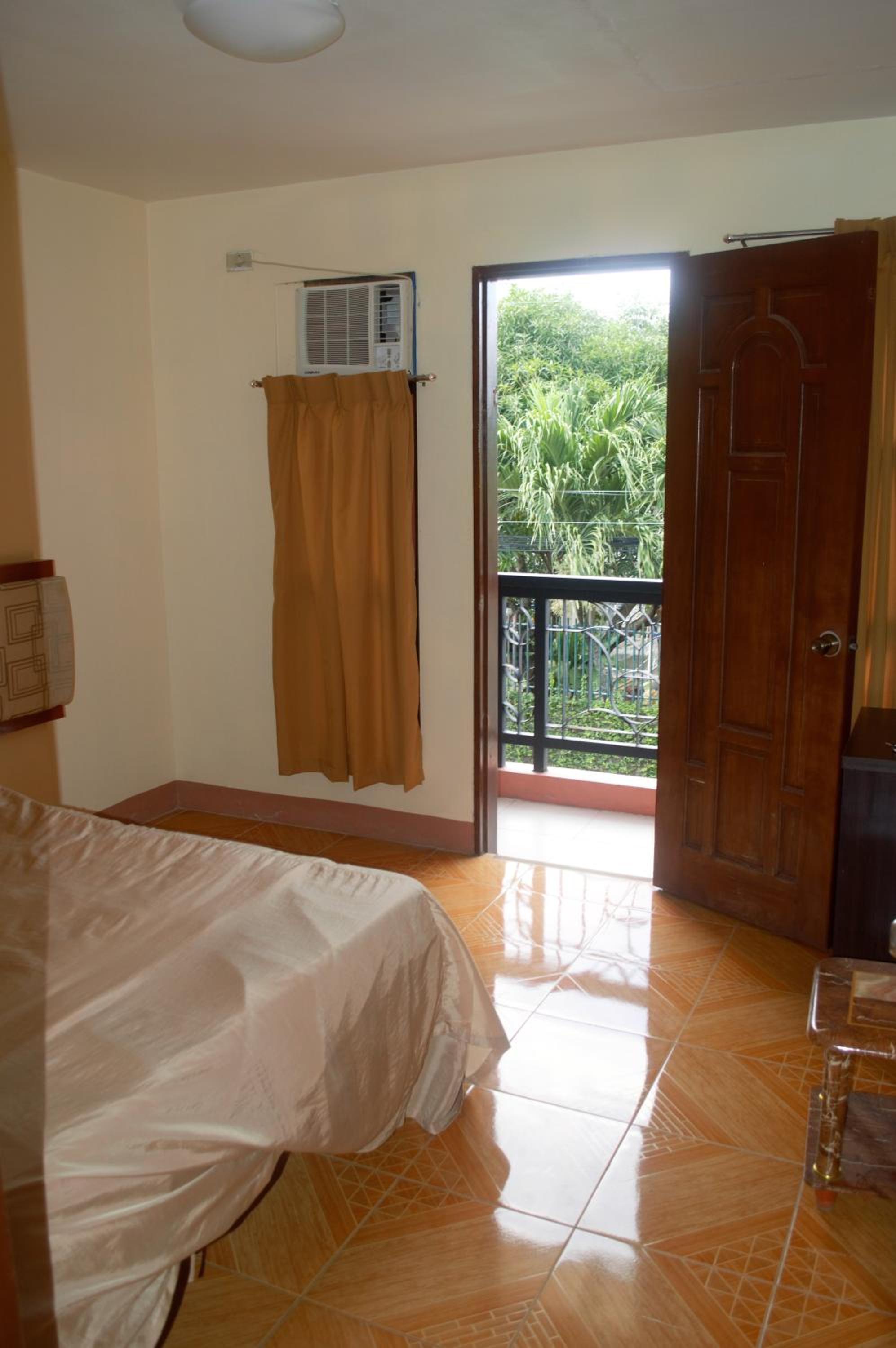 Manora Apartment