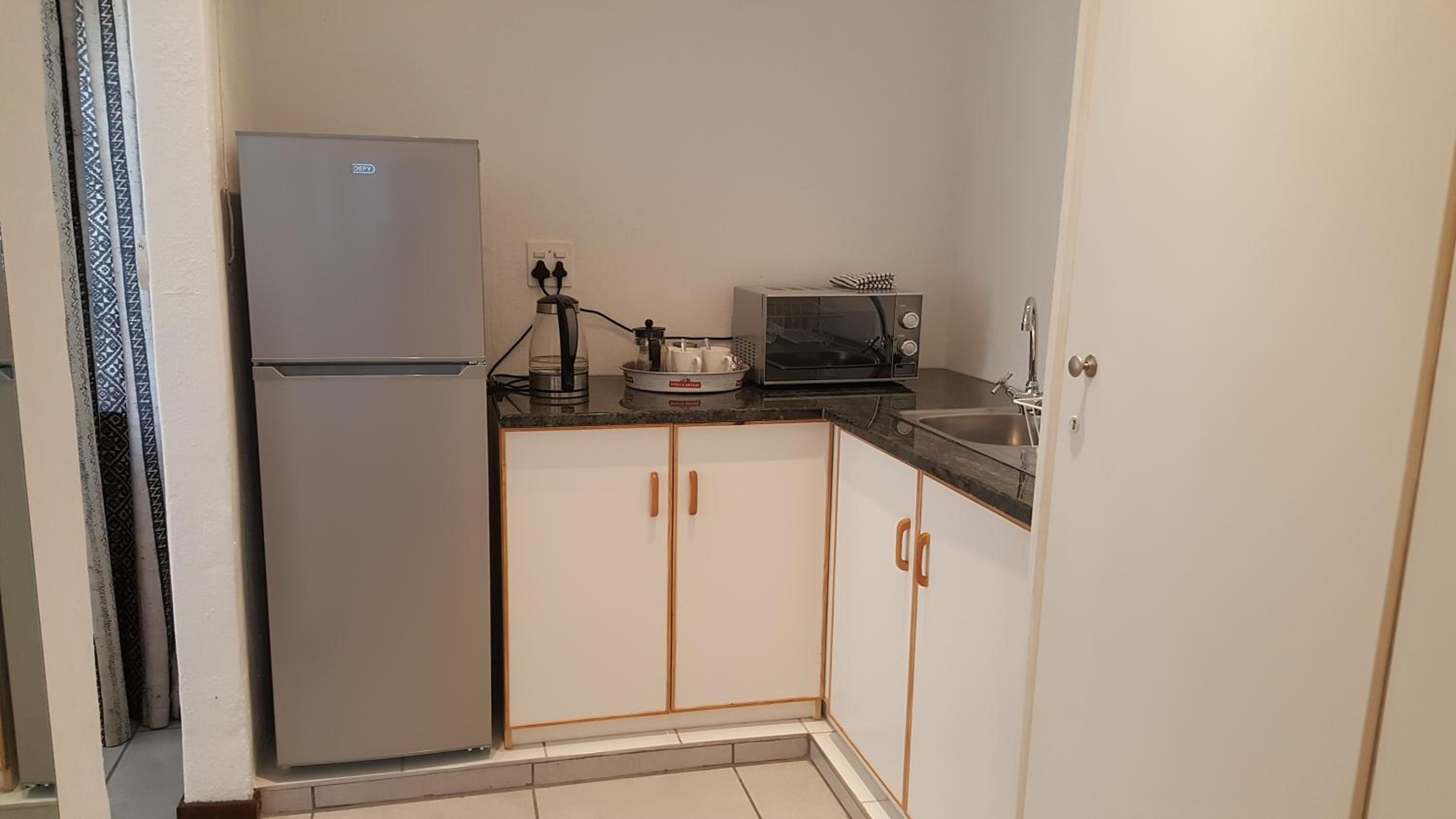 8 Ibis Lane Guest House