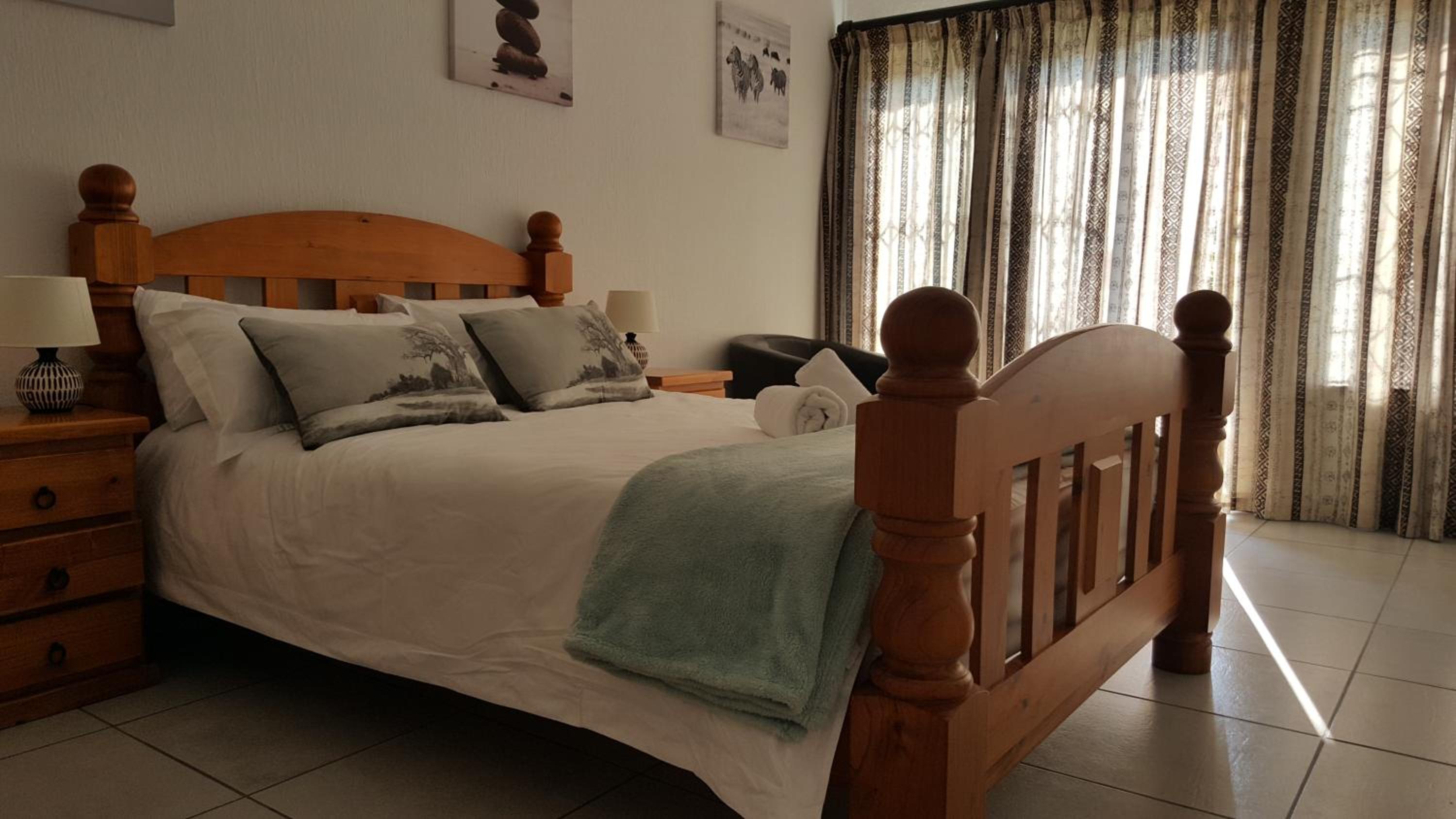8 Ibis Lane Guest House