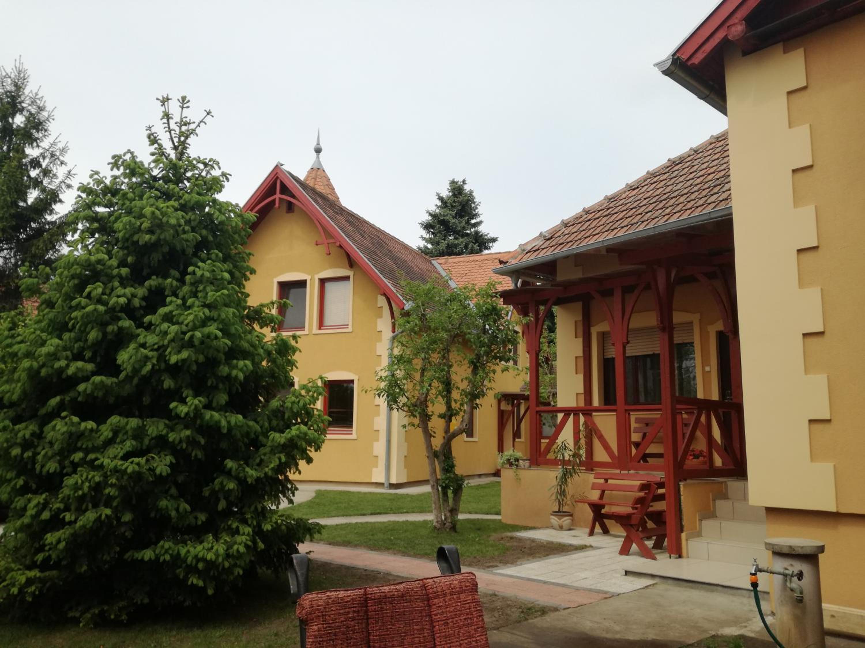 Photo 8
