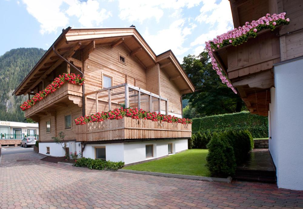 Chalet - Appartements Julitta view 4