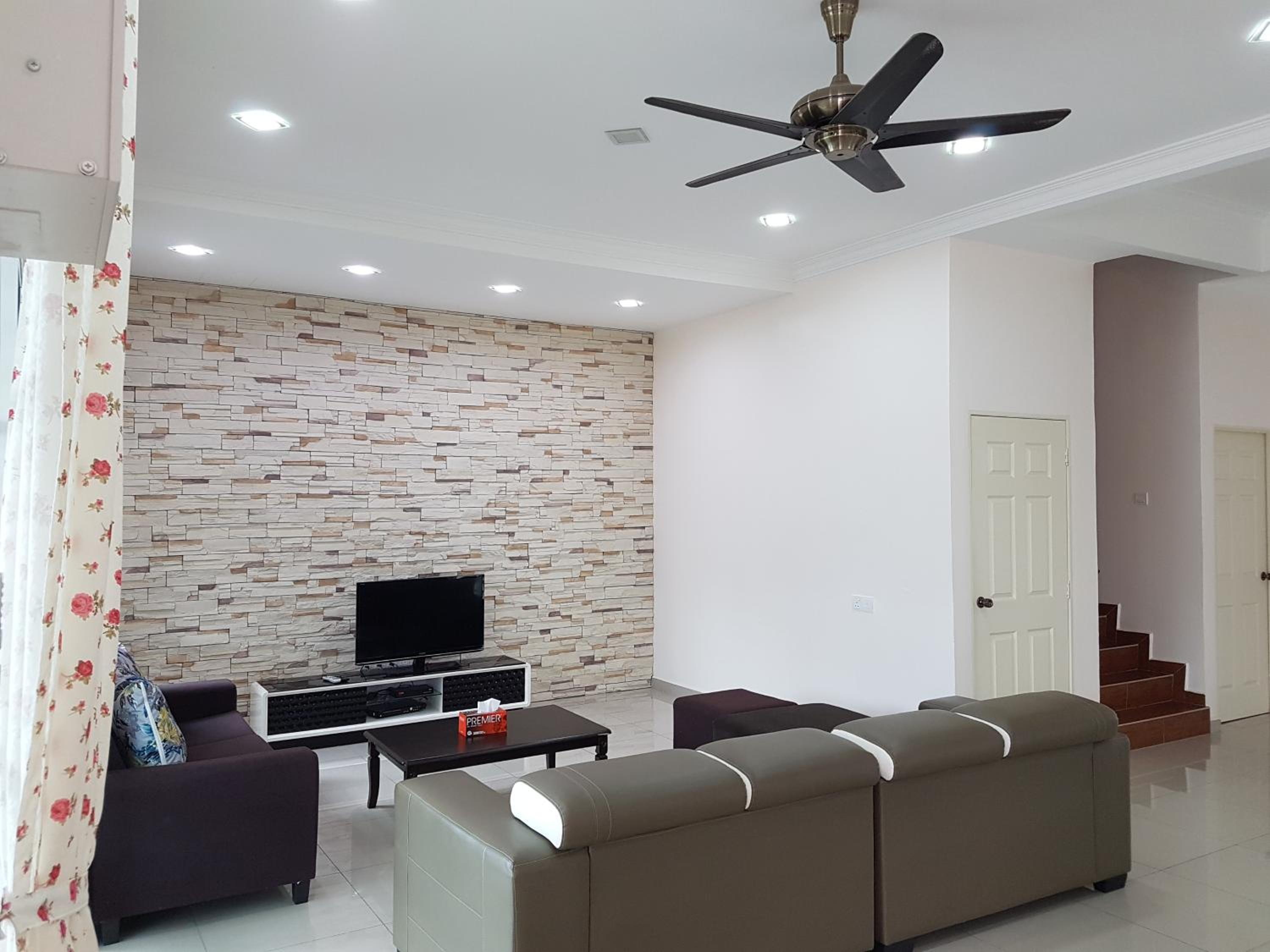 Sitiawan Homestay Entire Semi D house