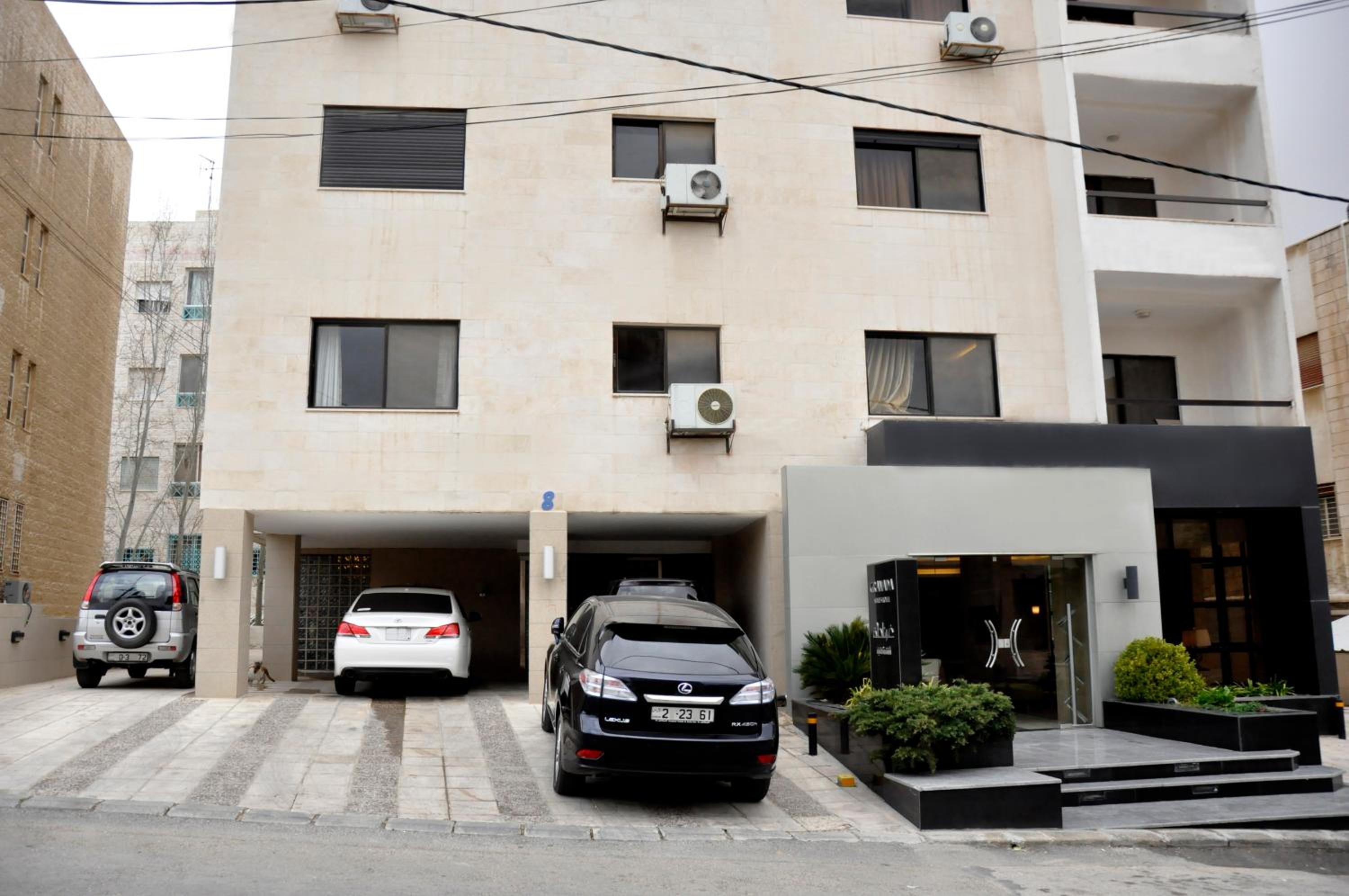 Granada Suites Hotel