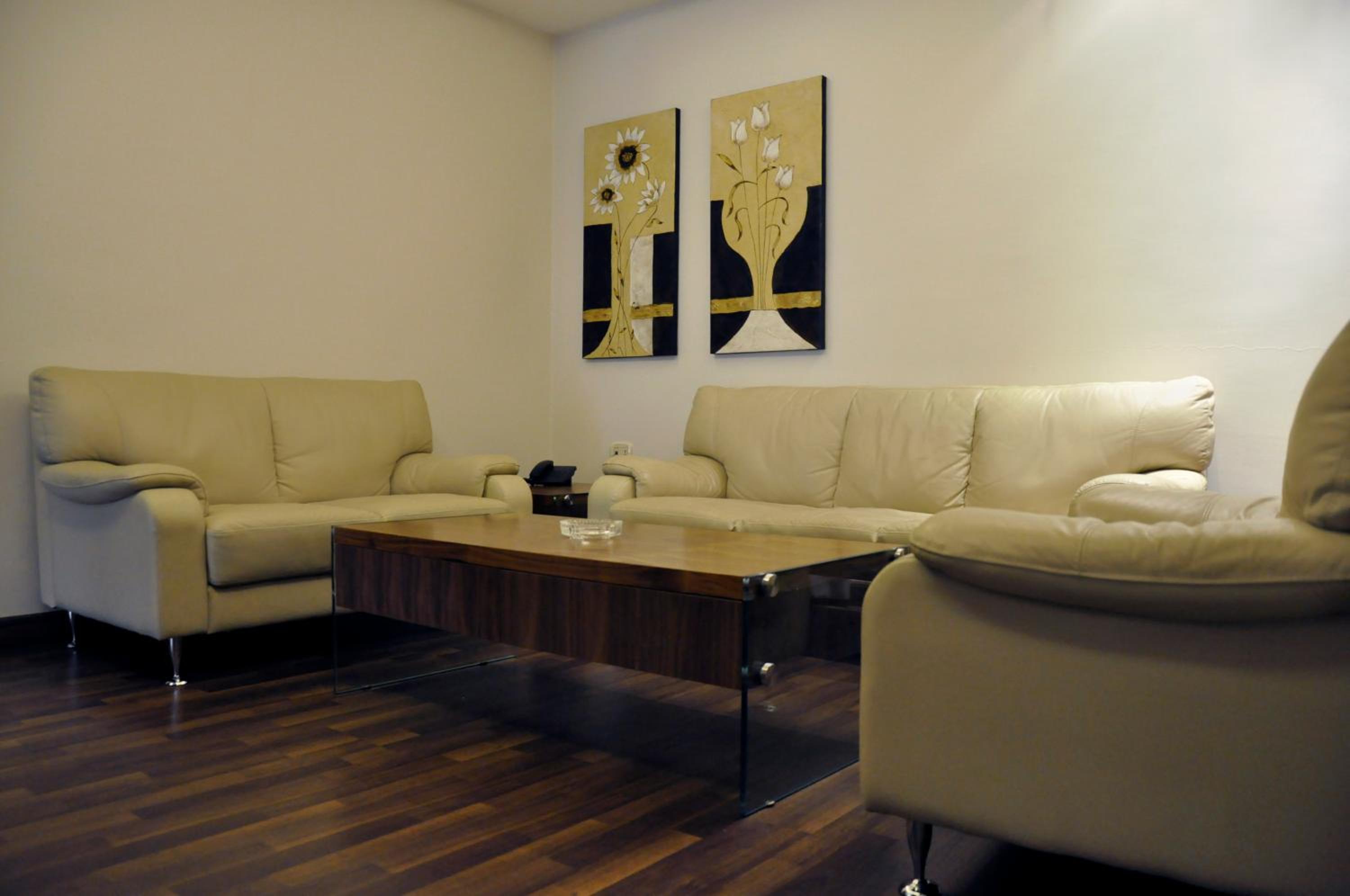 Granada Suites Hotel