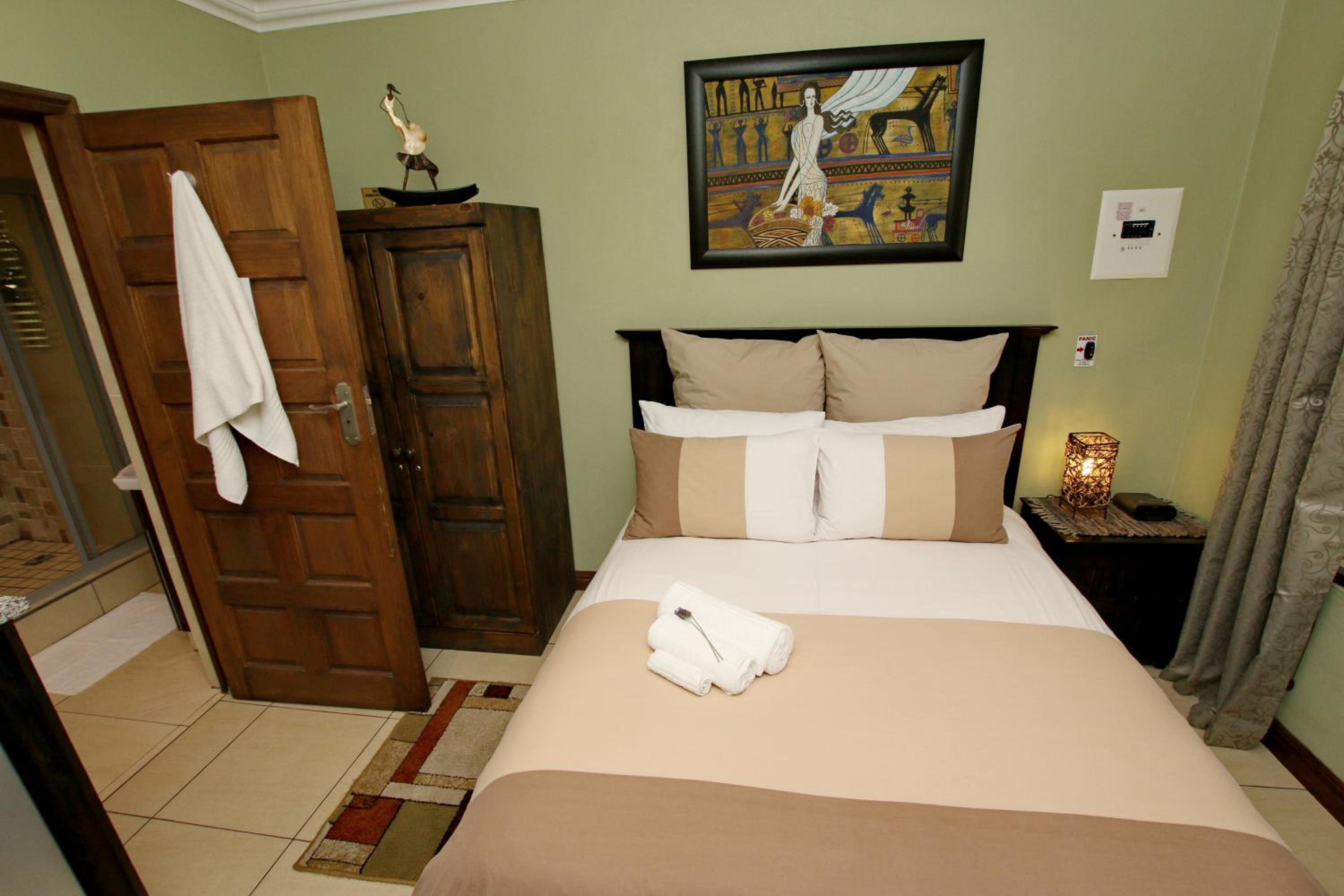 Summer Garden Guest House (The Palms)