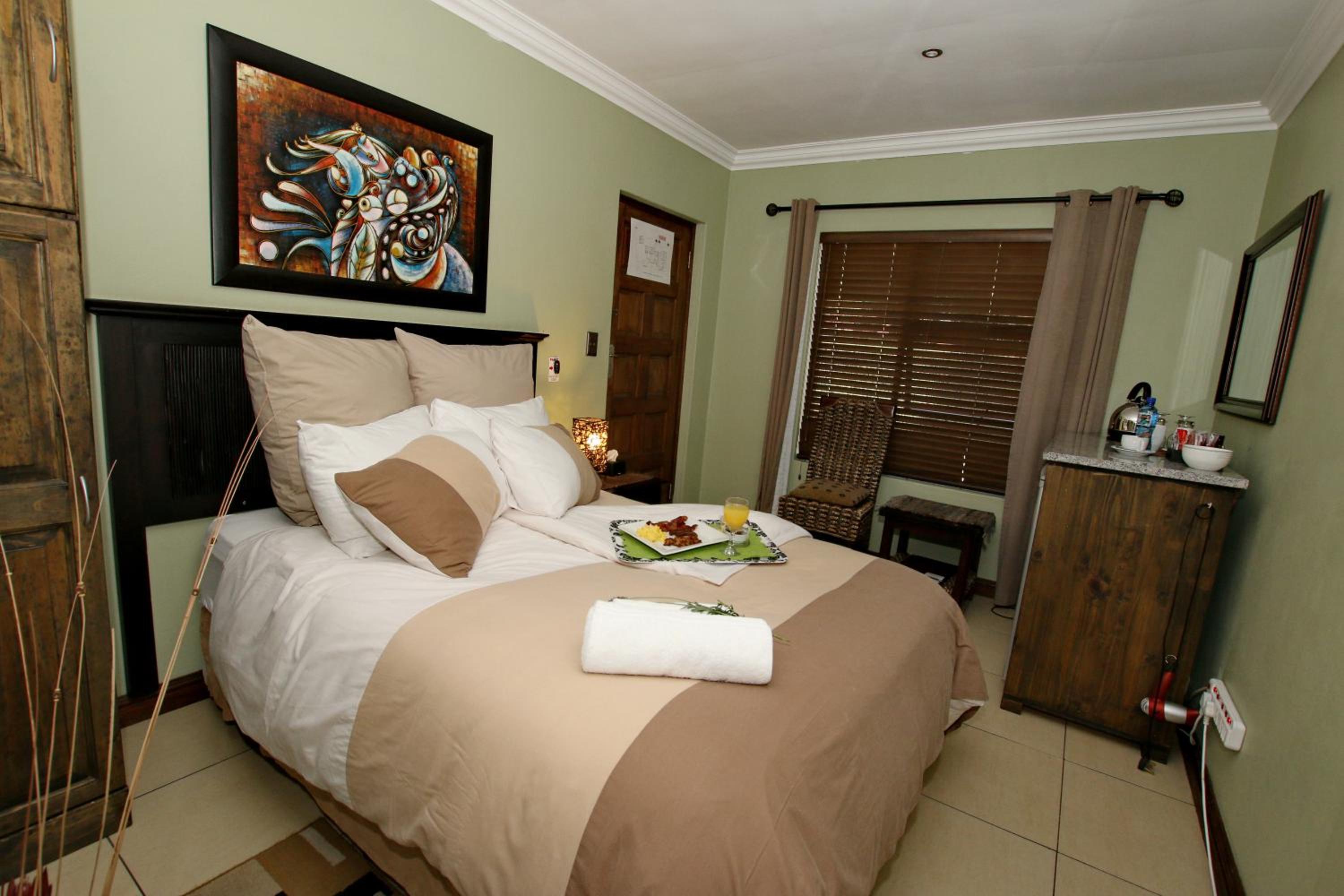 Summer Garden Guest House (The Palms)