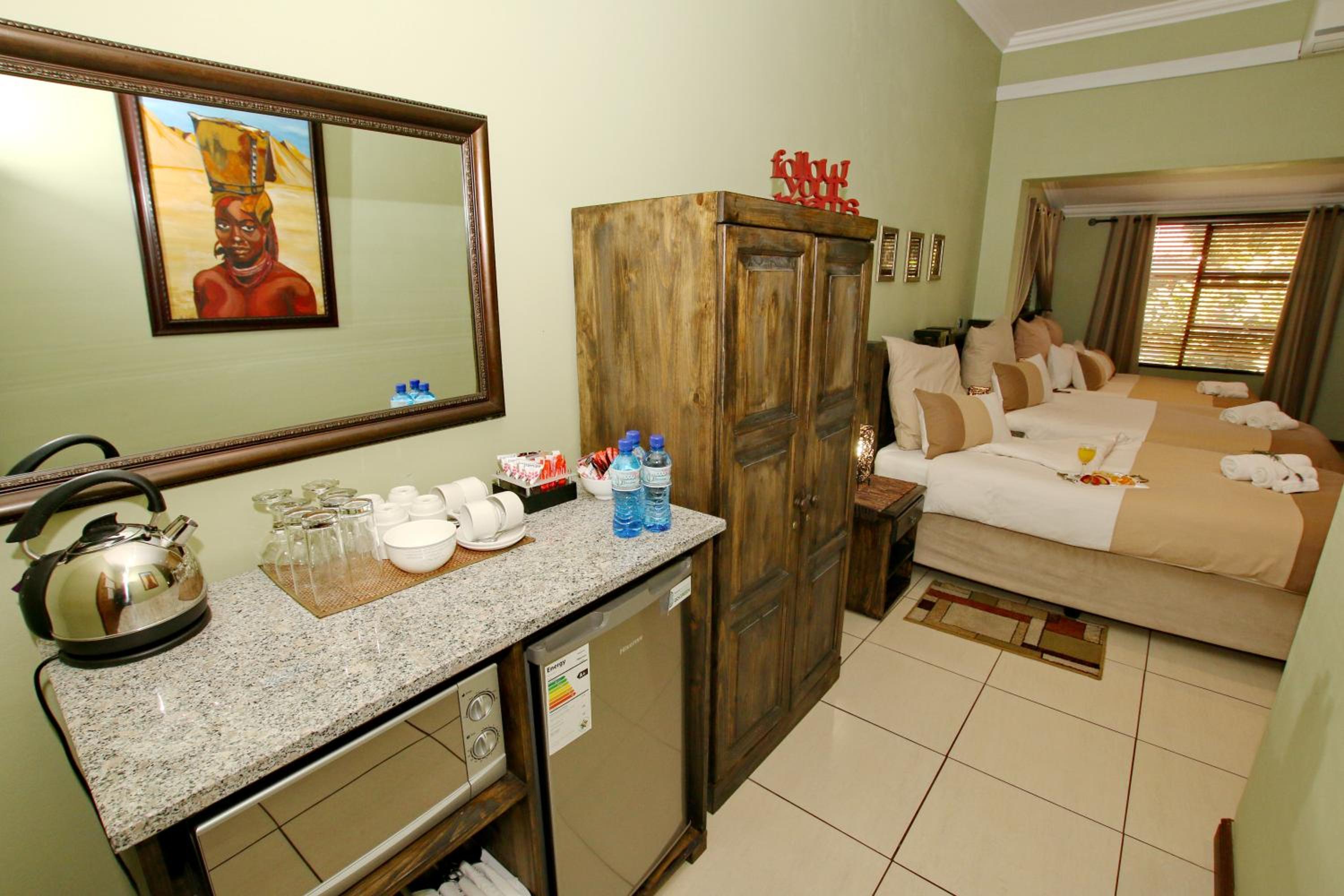 Summer Garden Guest House (The Palms)