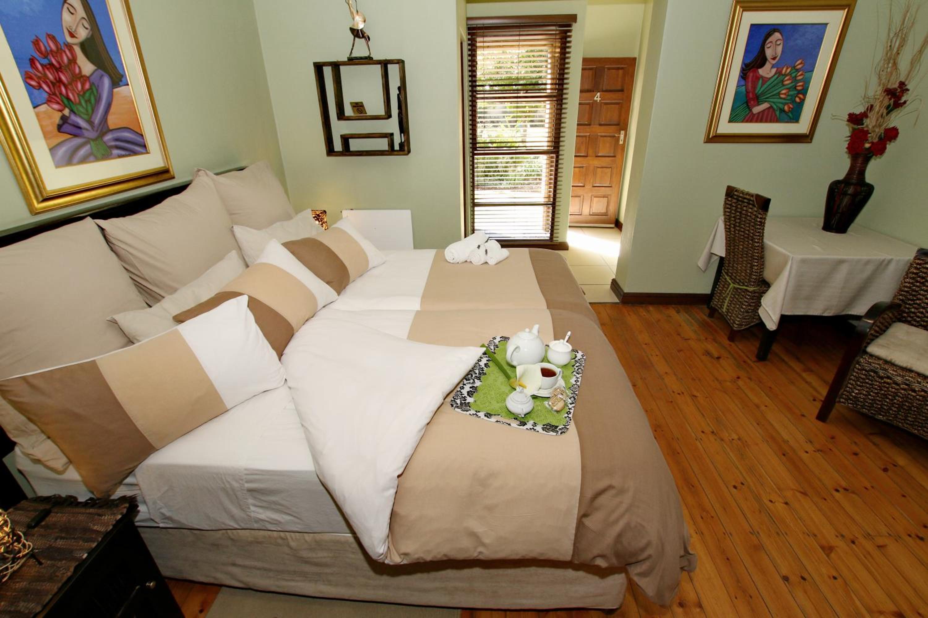 Summer Garden Guest House (The Palms)