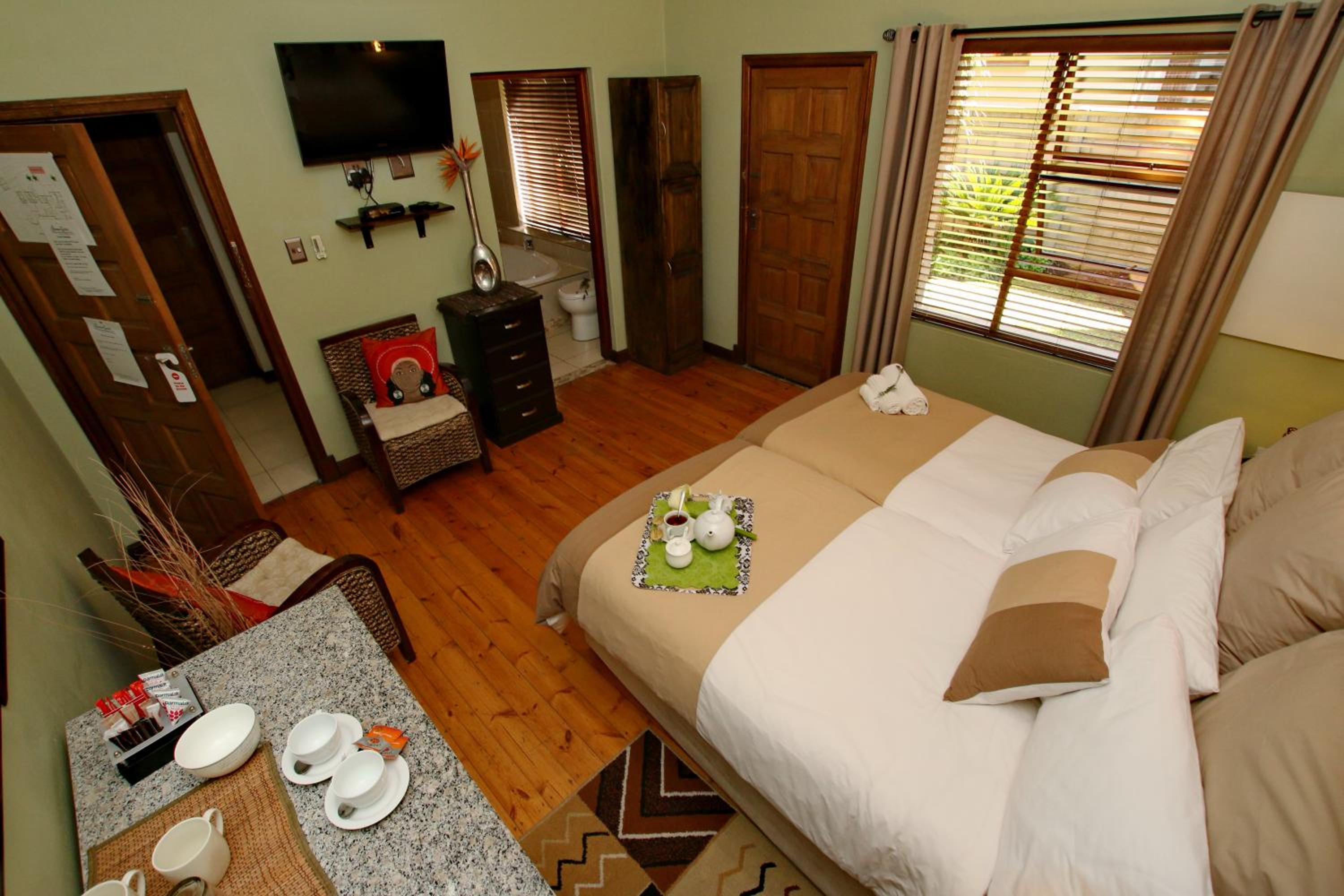 Summer Garden Guest House (The Palms)