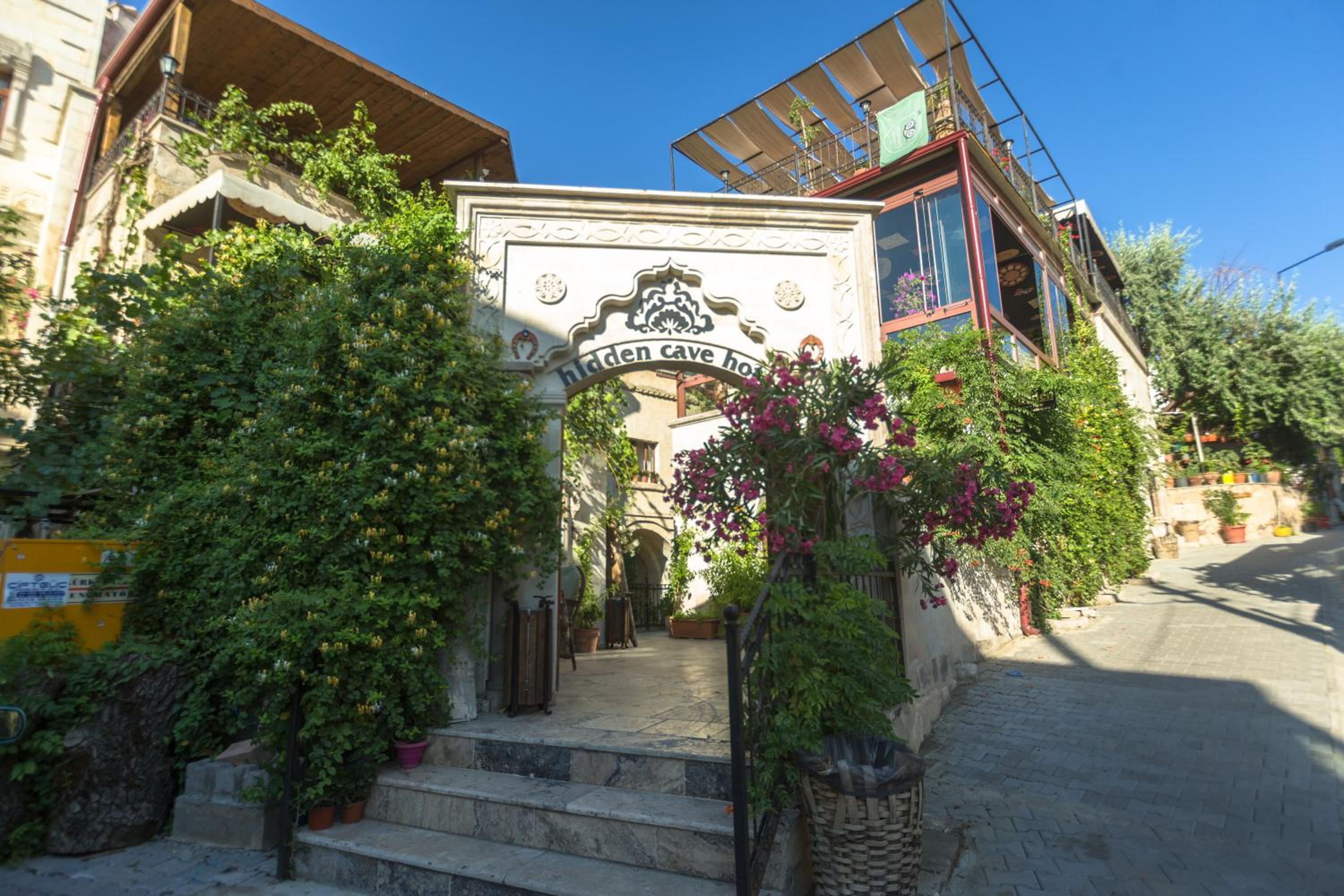 Hidden Cave Hotel - Image 102