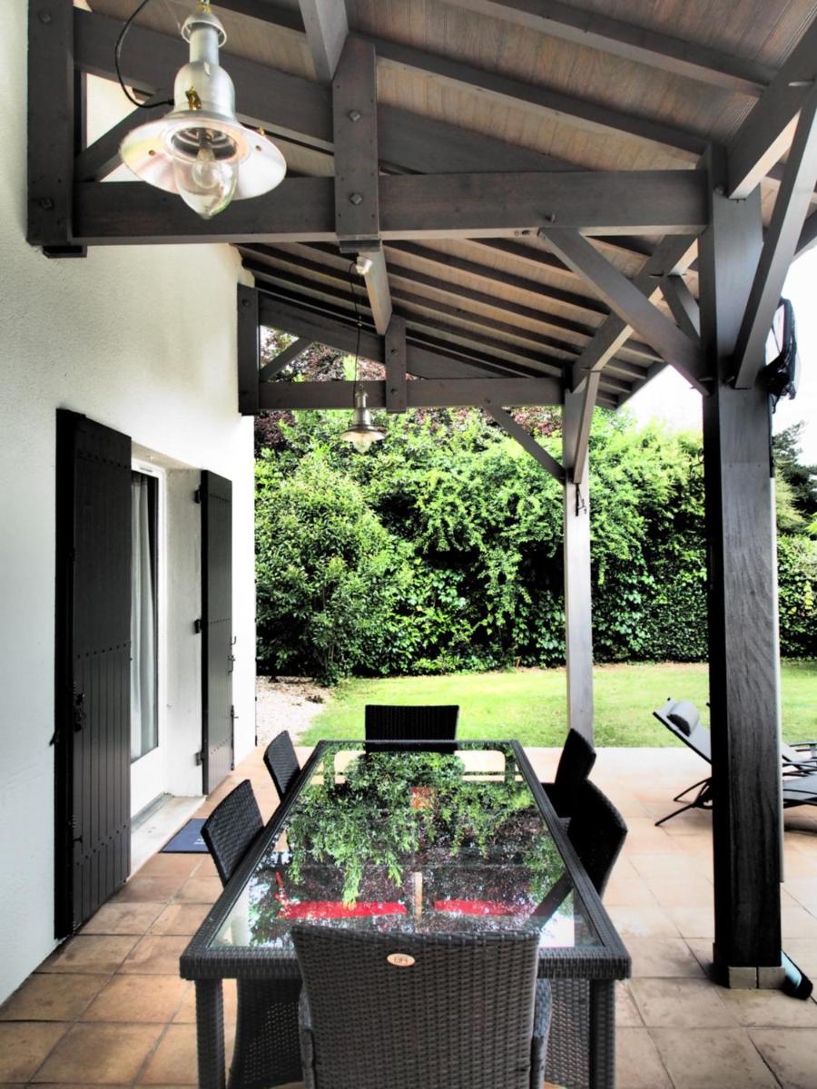 La Villa a Chateau Franc-Daut Sleeps 6 view 3