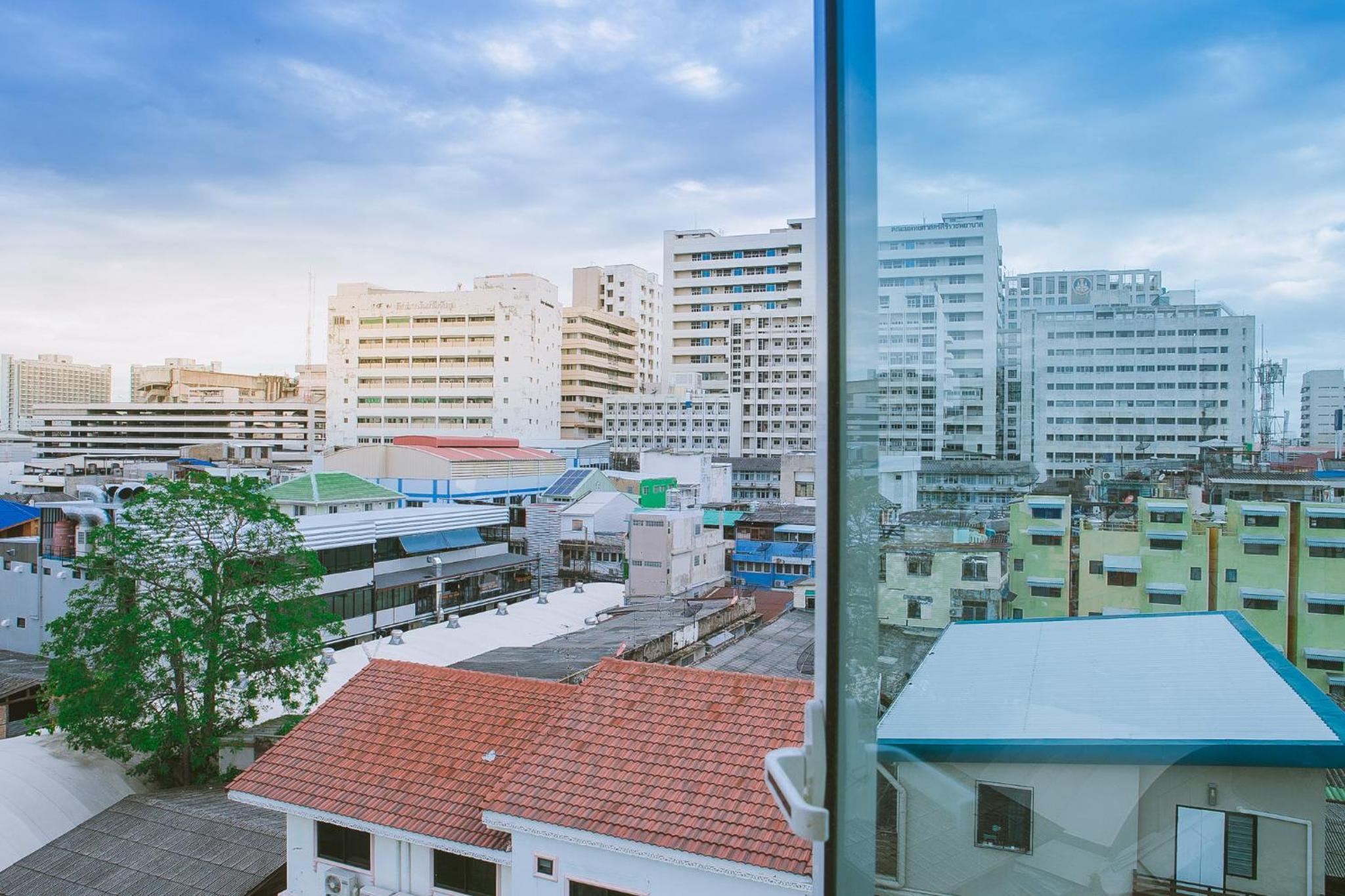 S.E.T Thanmongkol Residence