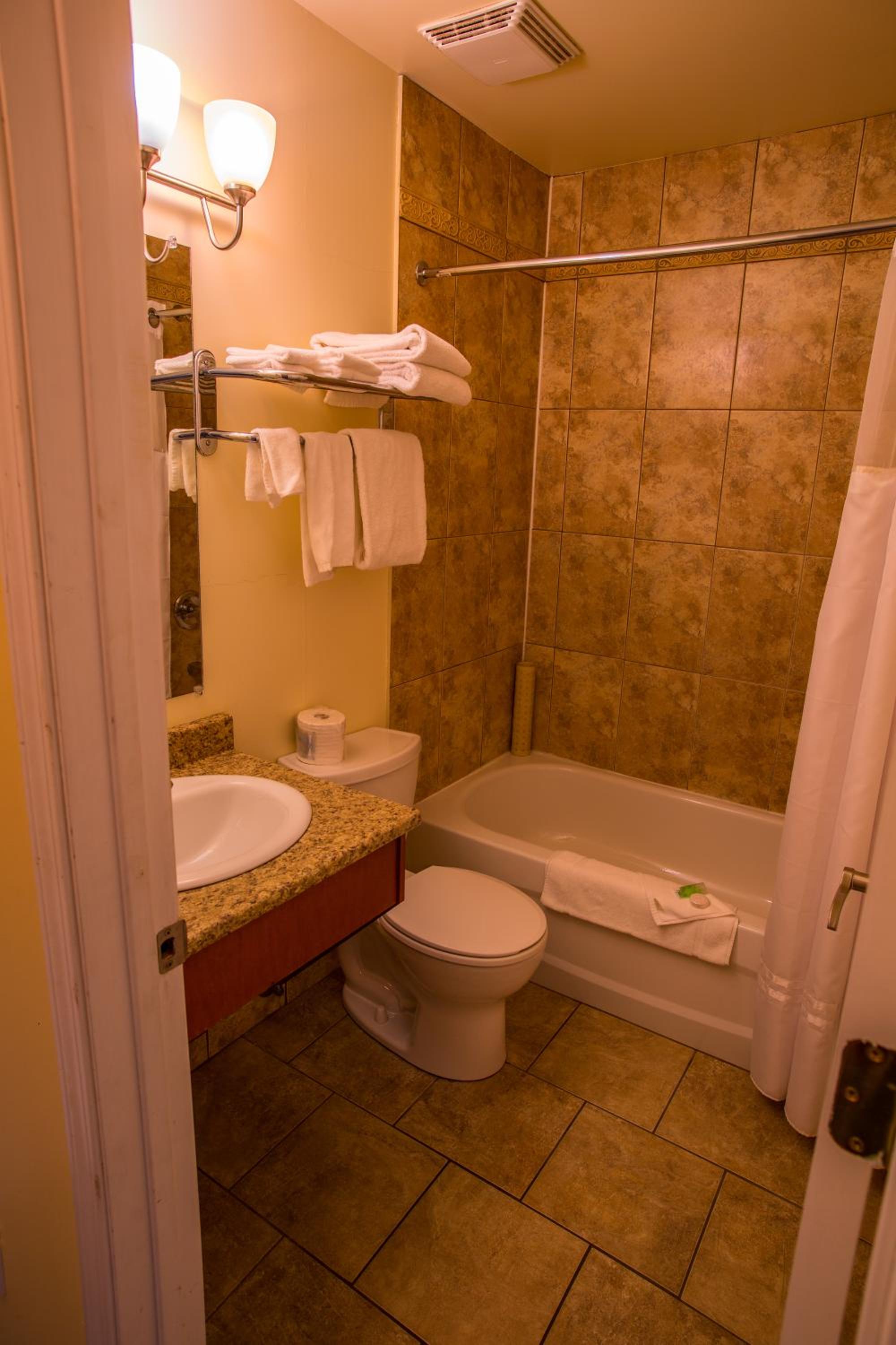 Sahara Courtyard Inn Penticton