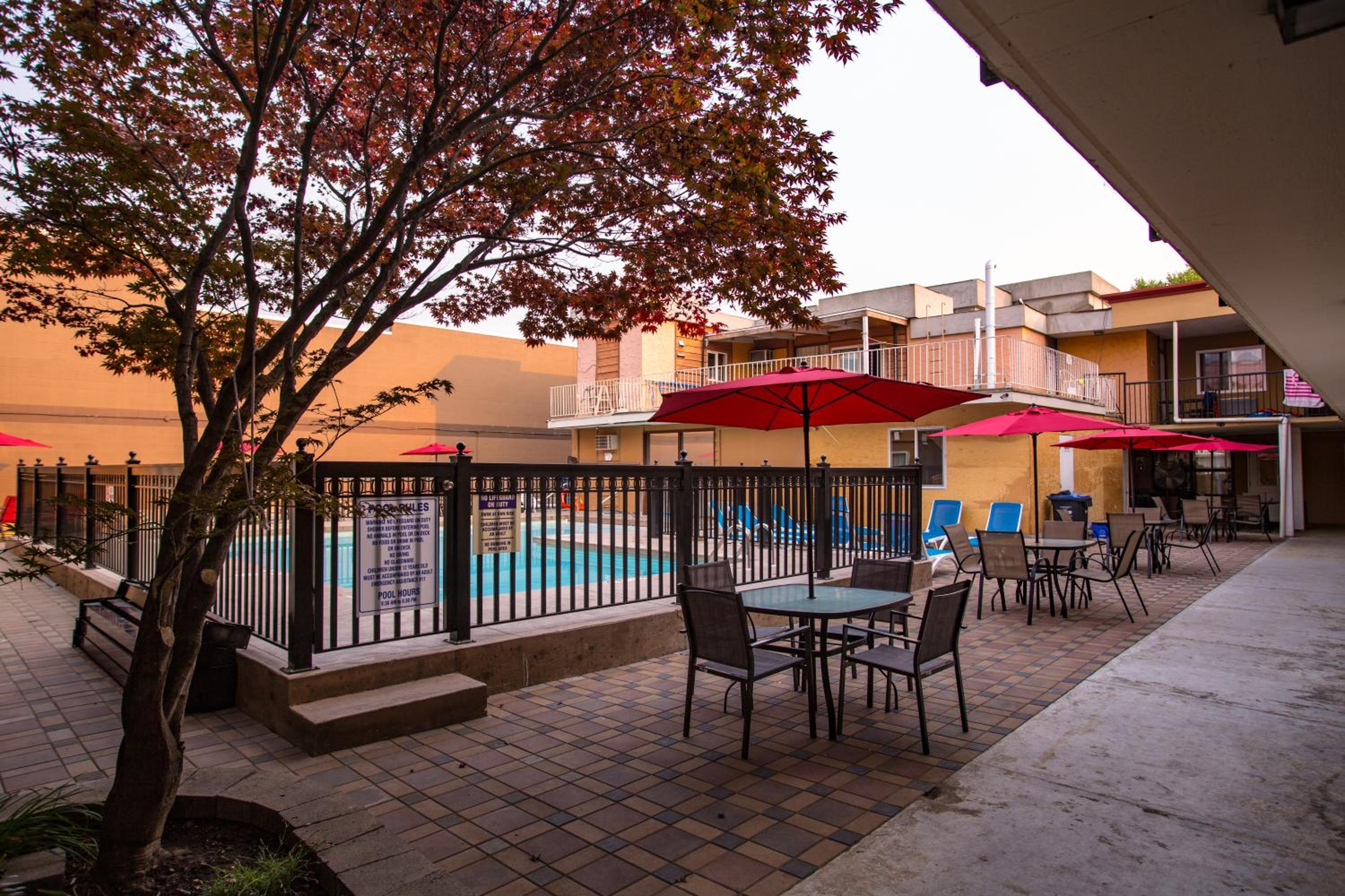 Sahara Courtyard Inn Penticton