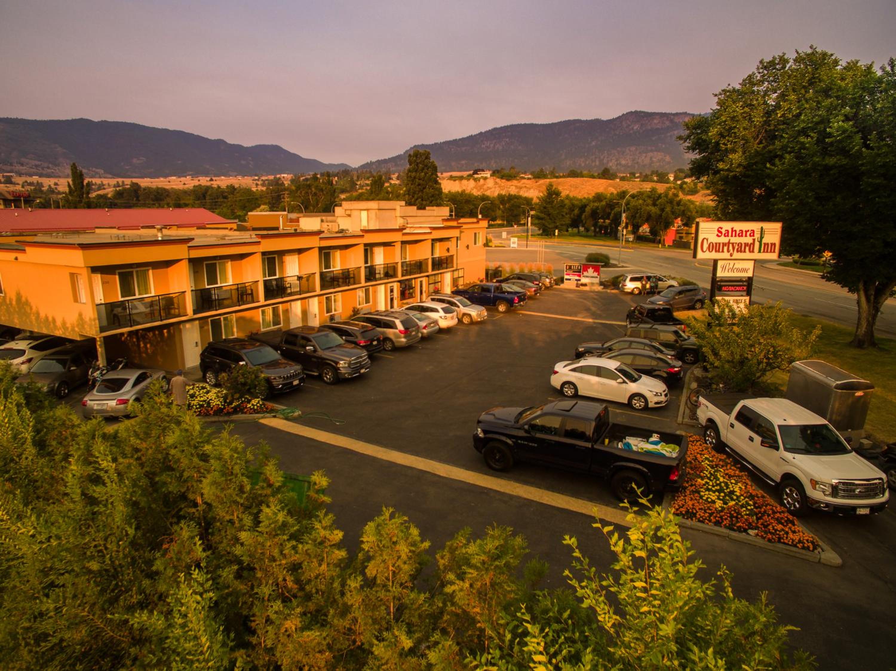 Sahara Courtyard Inn Penticton - Image 2