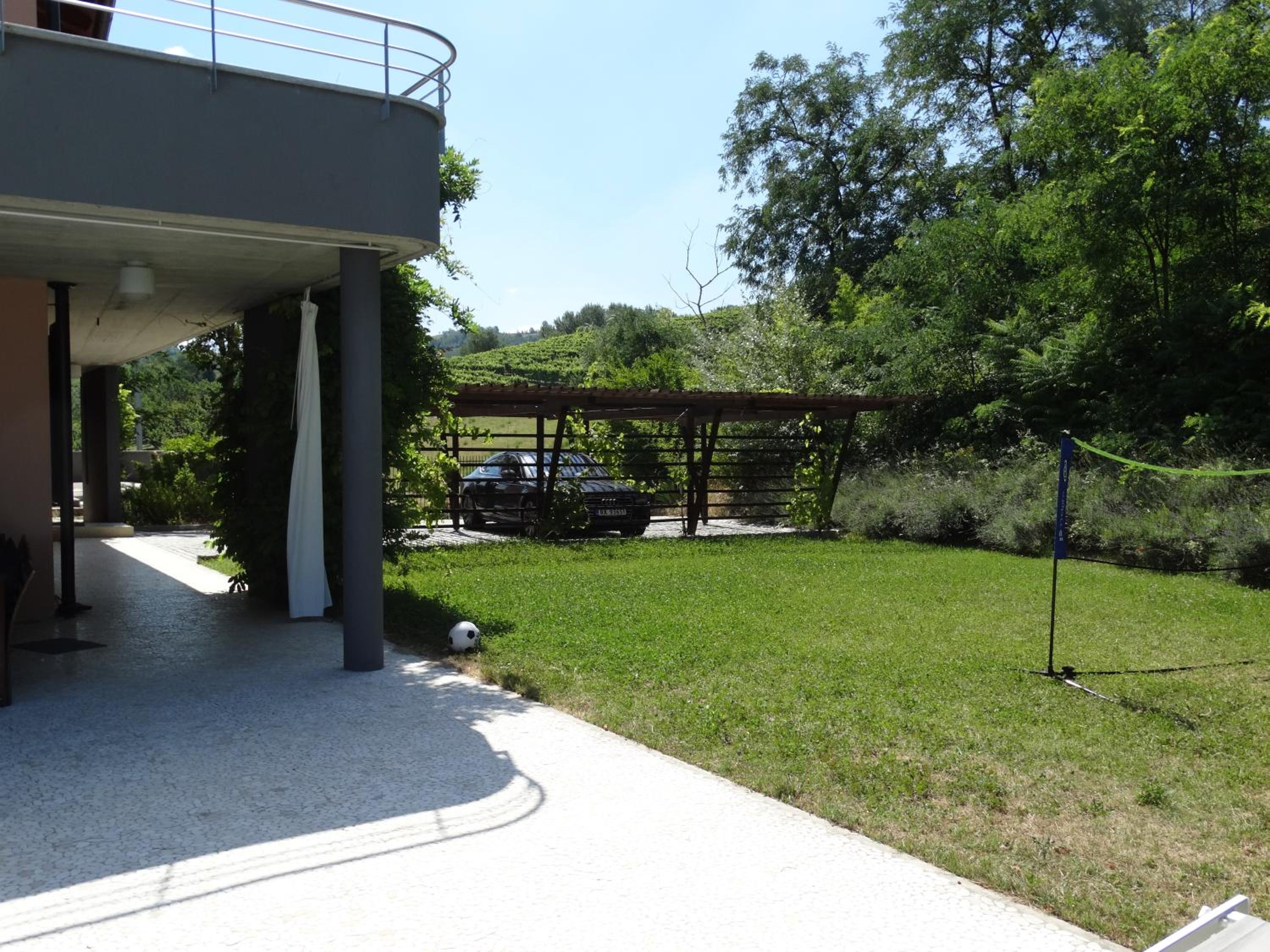 Photo 48