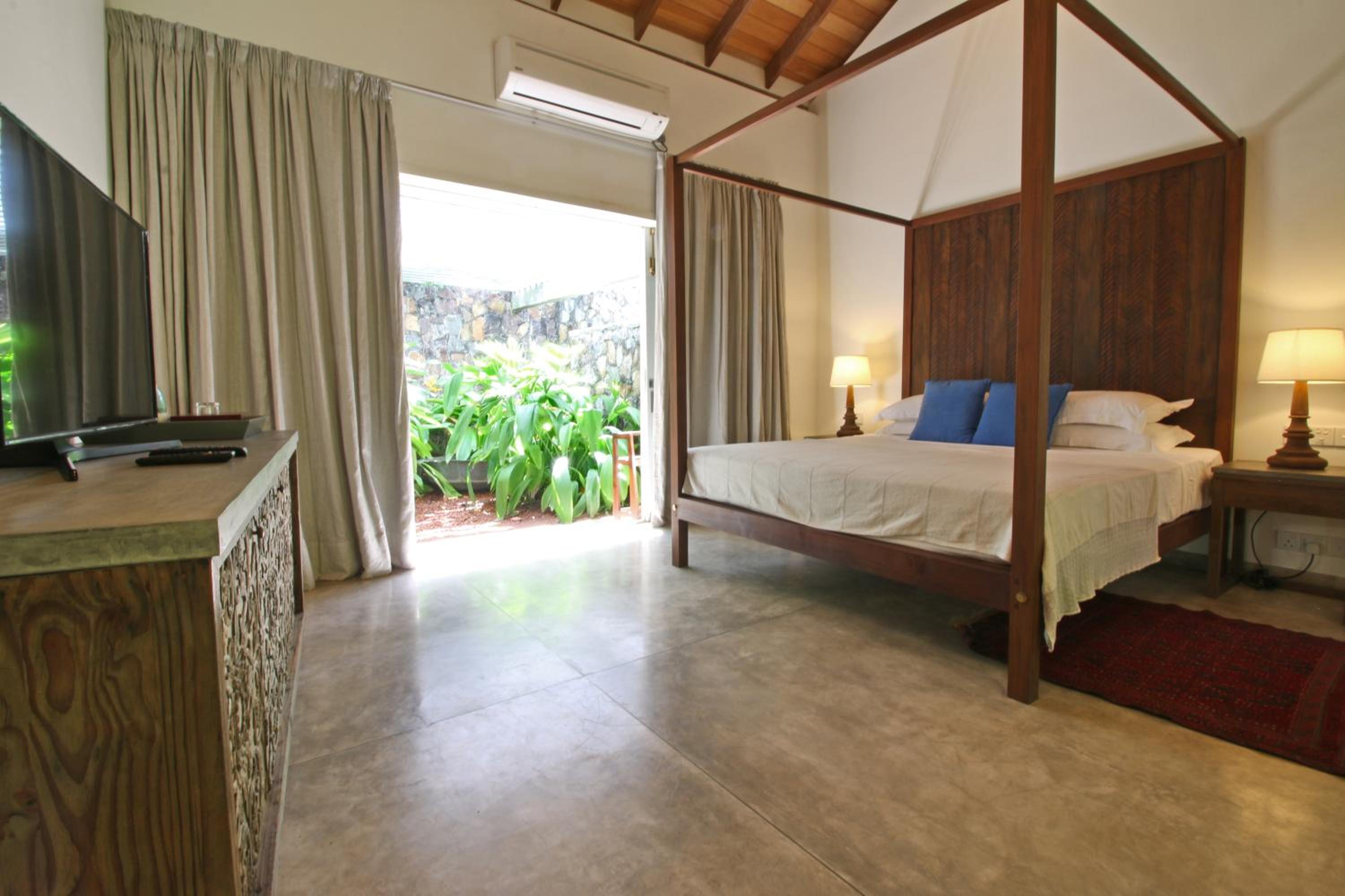 Villa Saffron Hikkaduwa