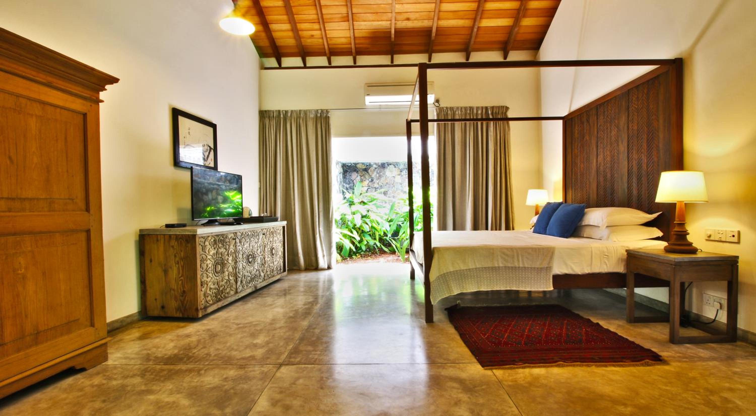 Villa Saffron Hikkaduwa