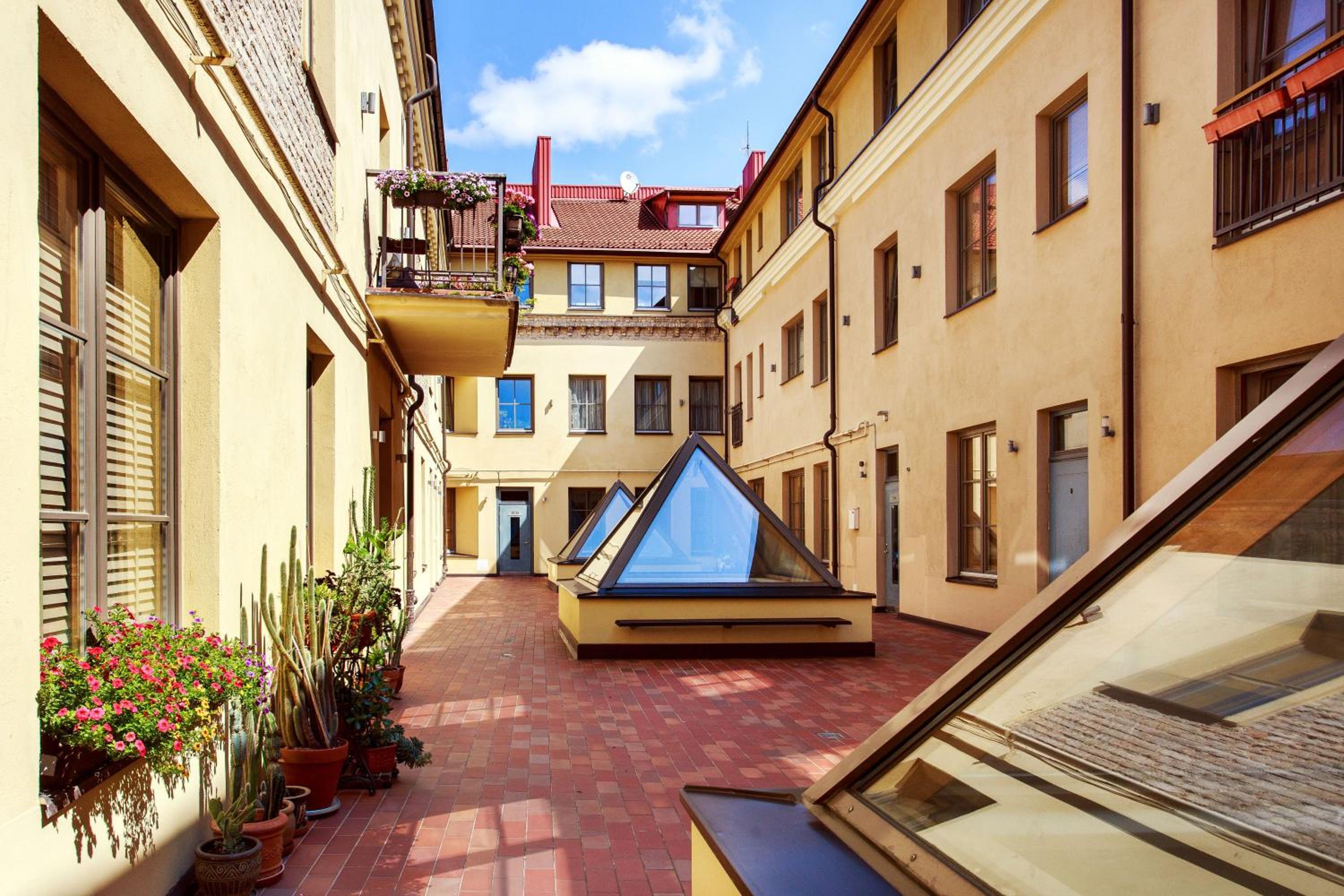 #stayhere - Cozy & Comfy 1BDR Apartment Vilnius Old Town view 3