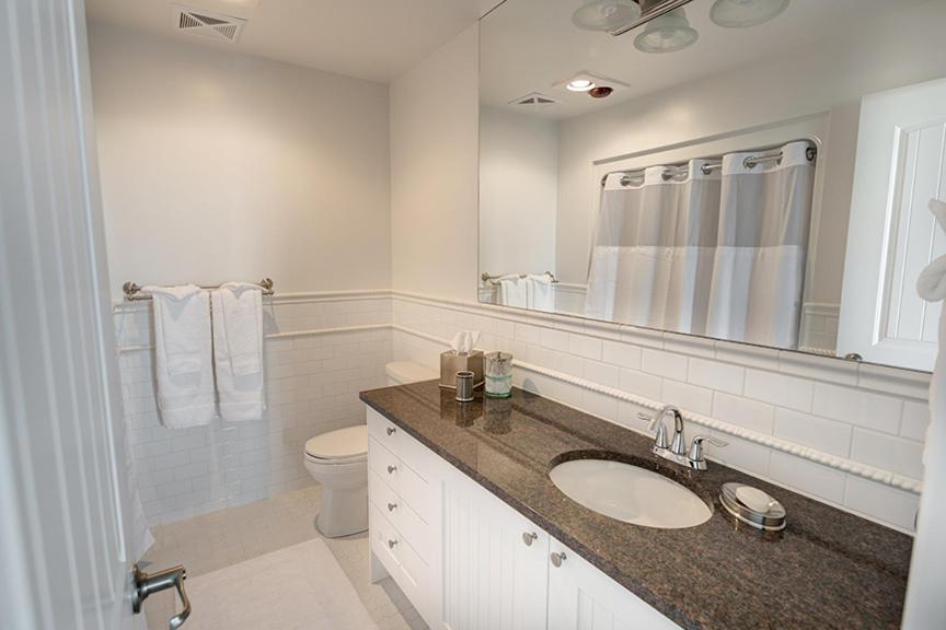 Brockville Vacations - Tall Ships Landing Coastal Resort - Property Image 1