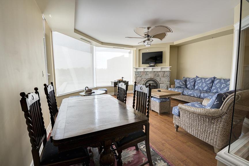 Brockville Vacations - Tall Ships Landing Coastal Resort - Property Image 3