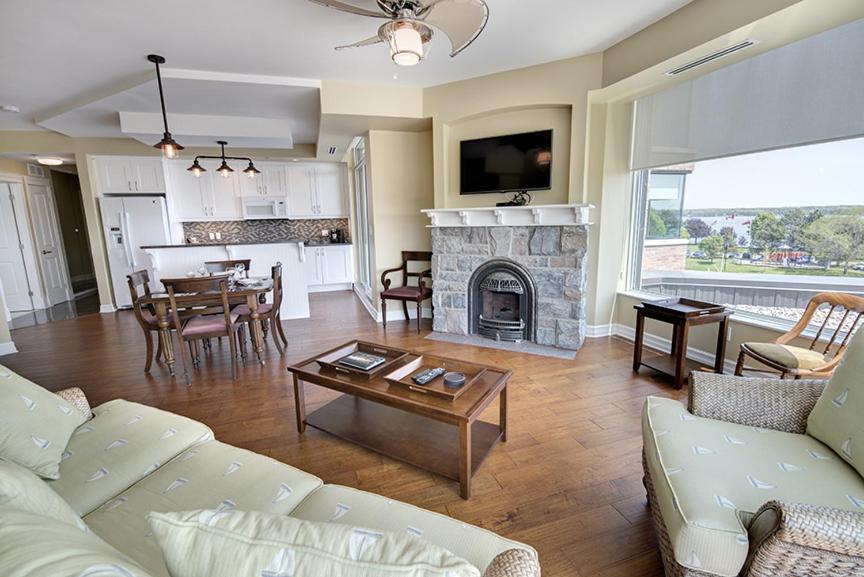 Brockville Vacations - Tall Ships Landing Coastal Resort - Property Image 32