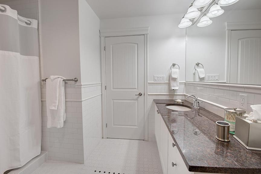 Brockville Vacations - Tall Ships Landing Coastal Resort - Property Image 18