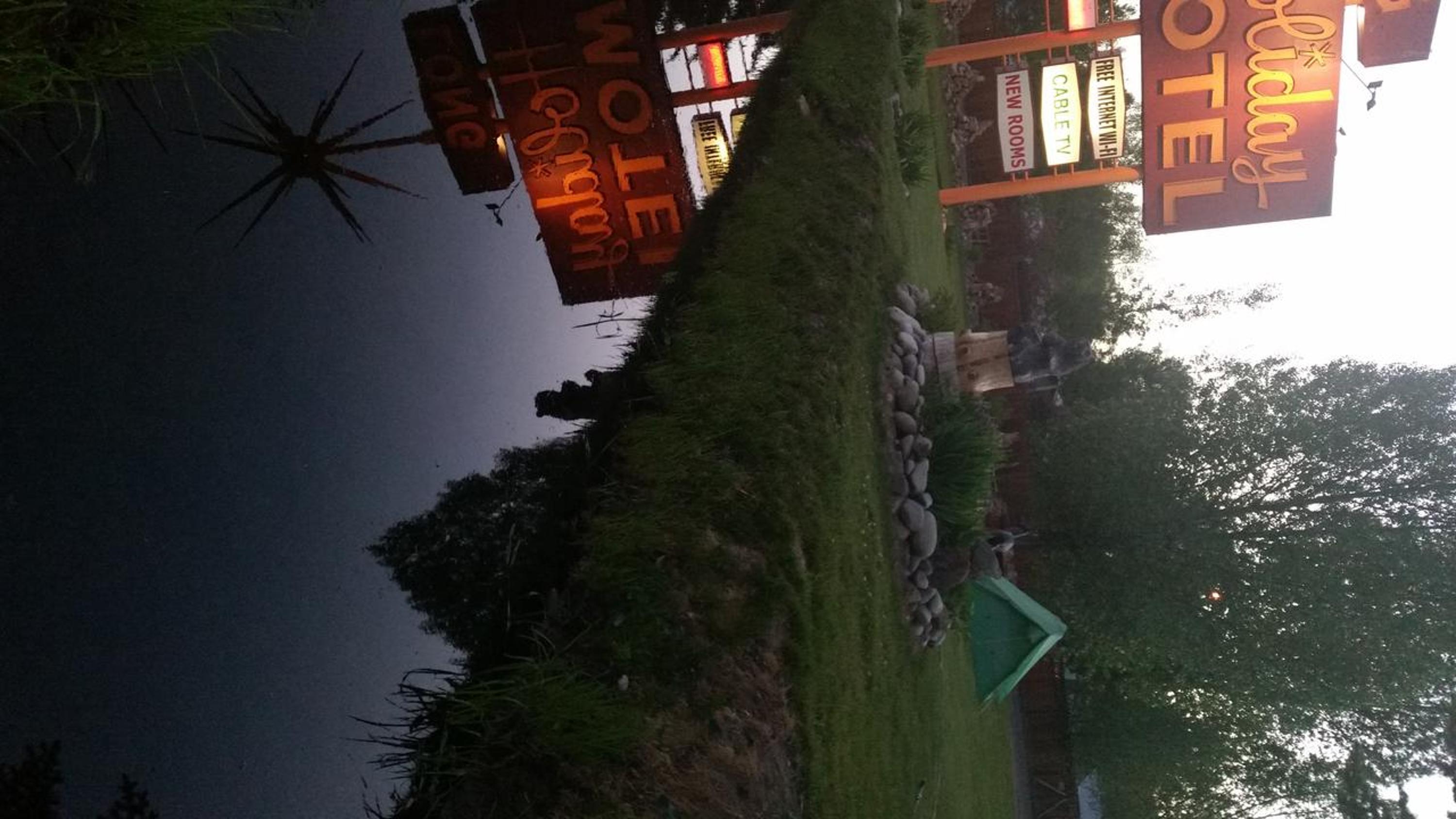 Gunnison Vacations - Long Holiday Motel - Property Image 21