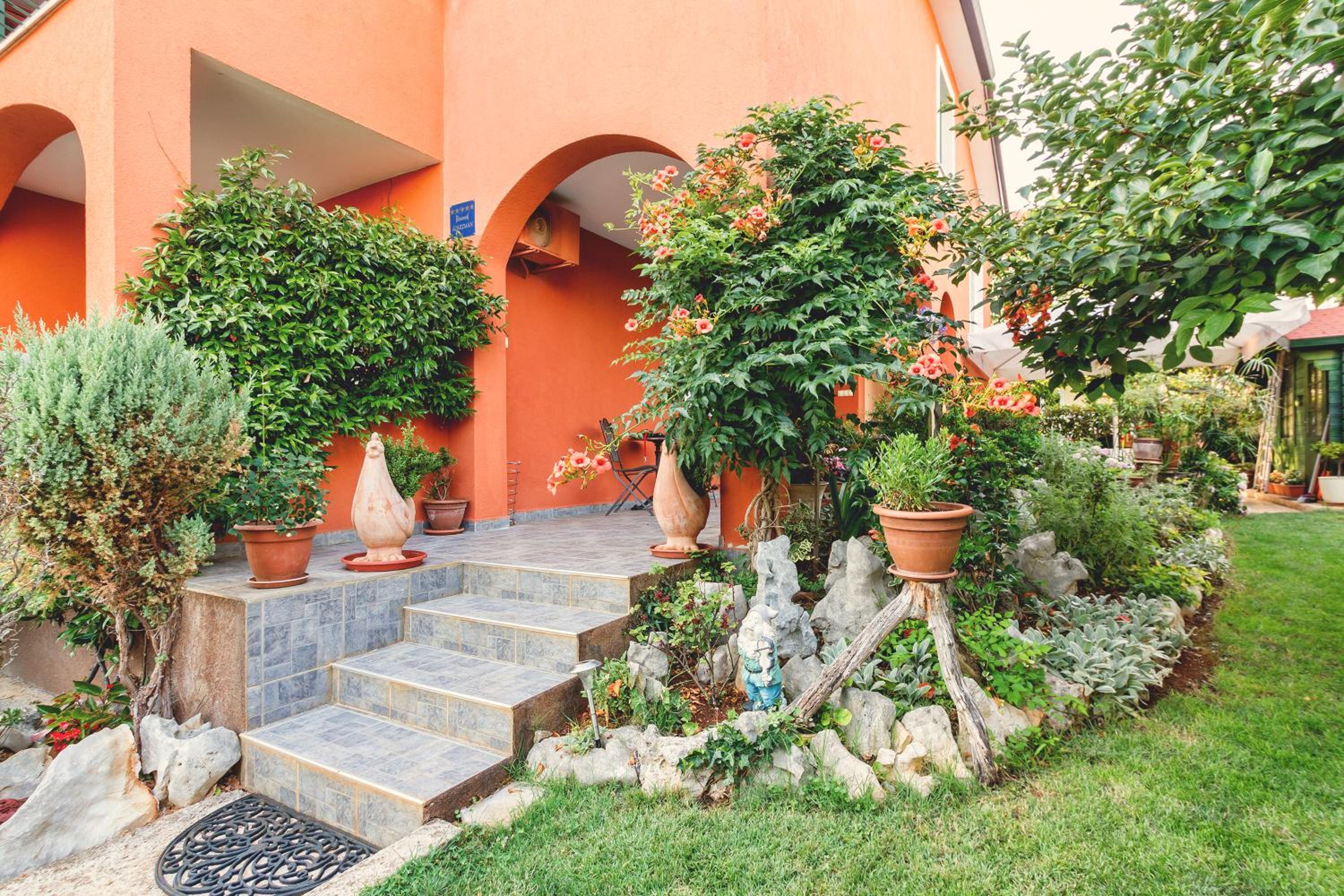 Apartments Mirjana