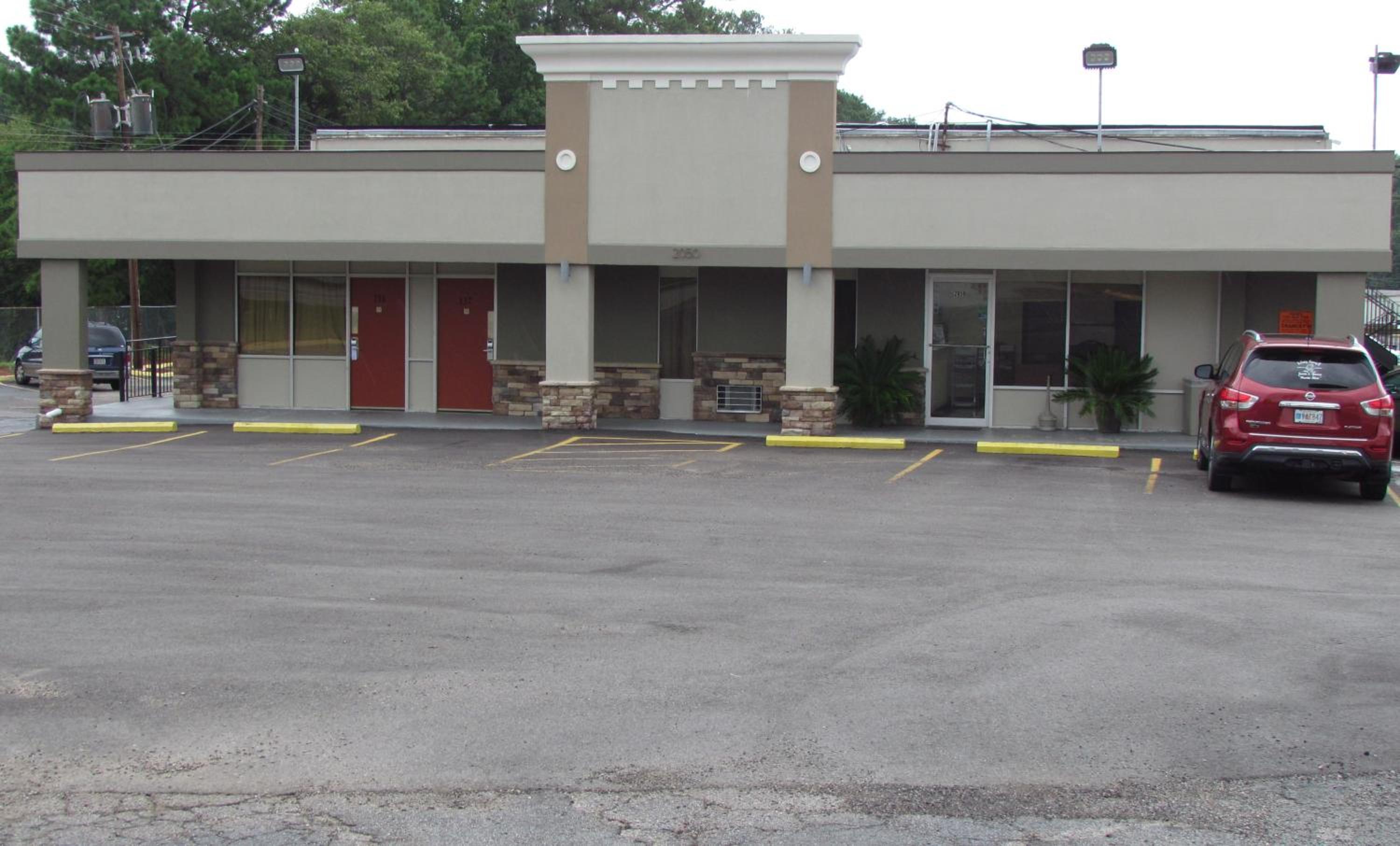 Red Carpet Inn - Augusta