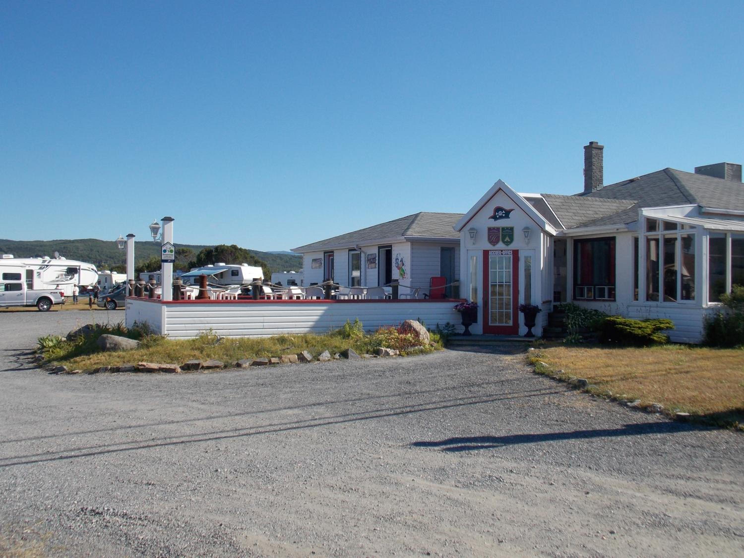 Le Pirate Motel et Camping