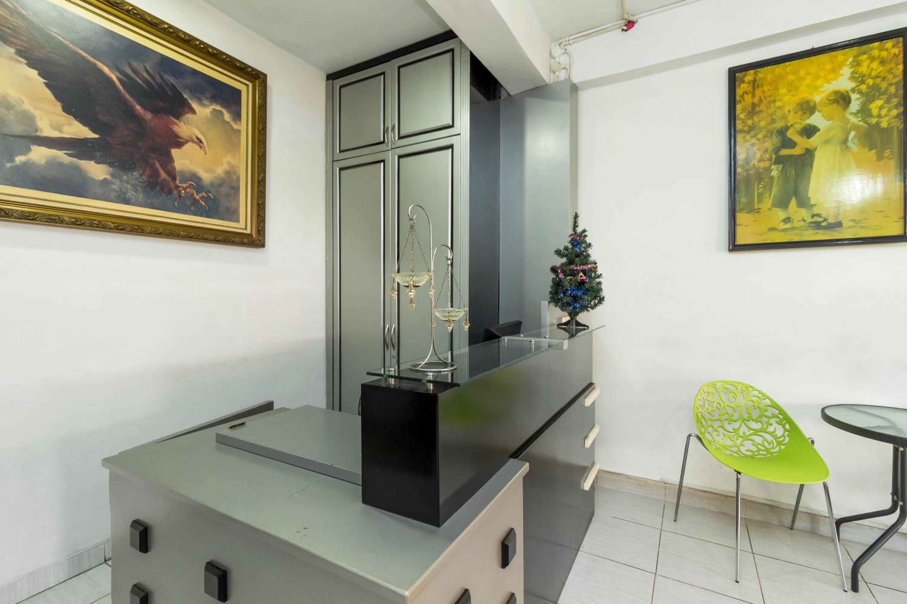 Reddoorz near Gajah Mada Plaza 2